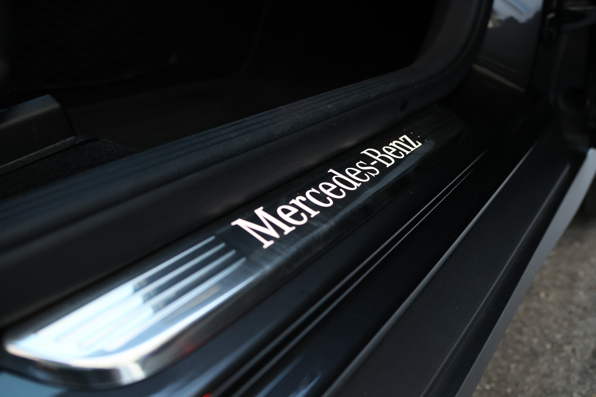 MERCEDES-BENZ GLC 220 d AMG Line 4Matic 9G-Tronic (CH)-image-14