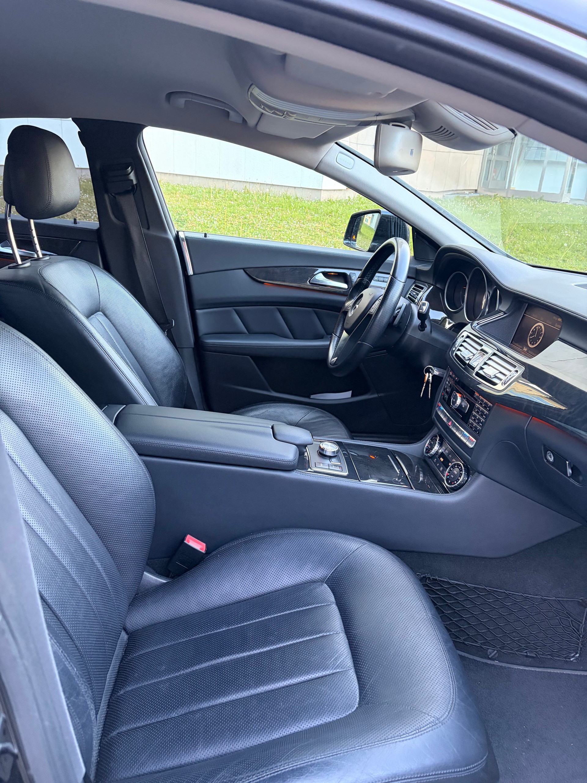 MERCEDES-BENZ CLS 350 V6 BlueEF-image-4