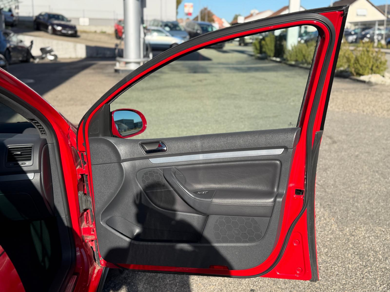 VW Golf 2.0 TFSI GTI-image-9