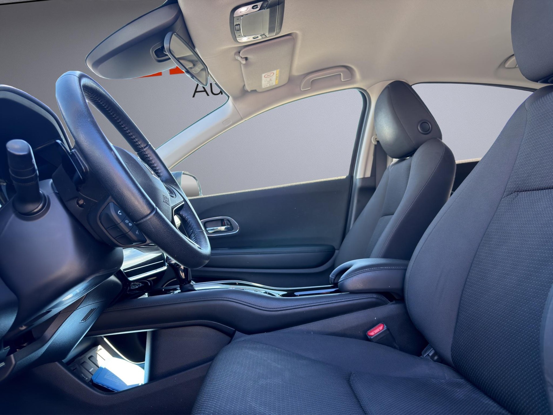 HONDA HR-V 1.5i-VTEC Elegance-image-8