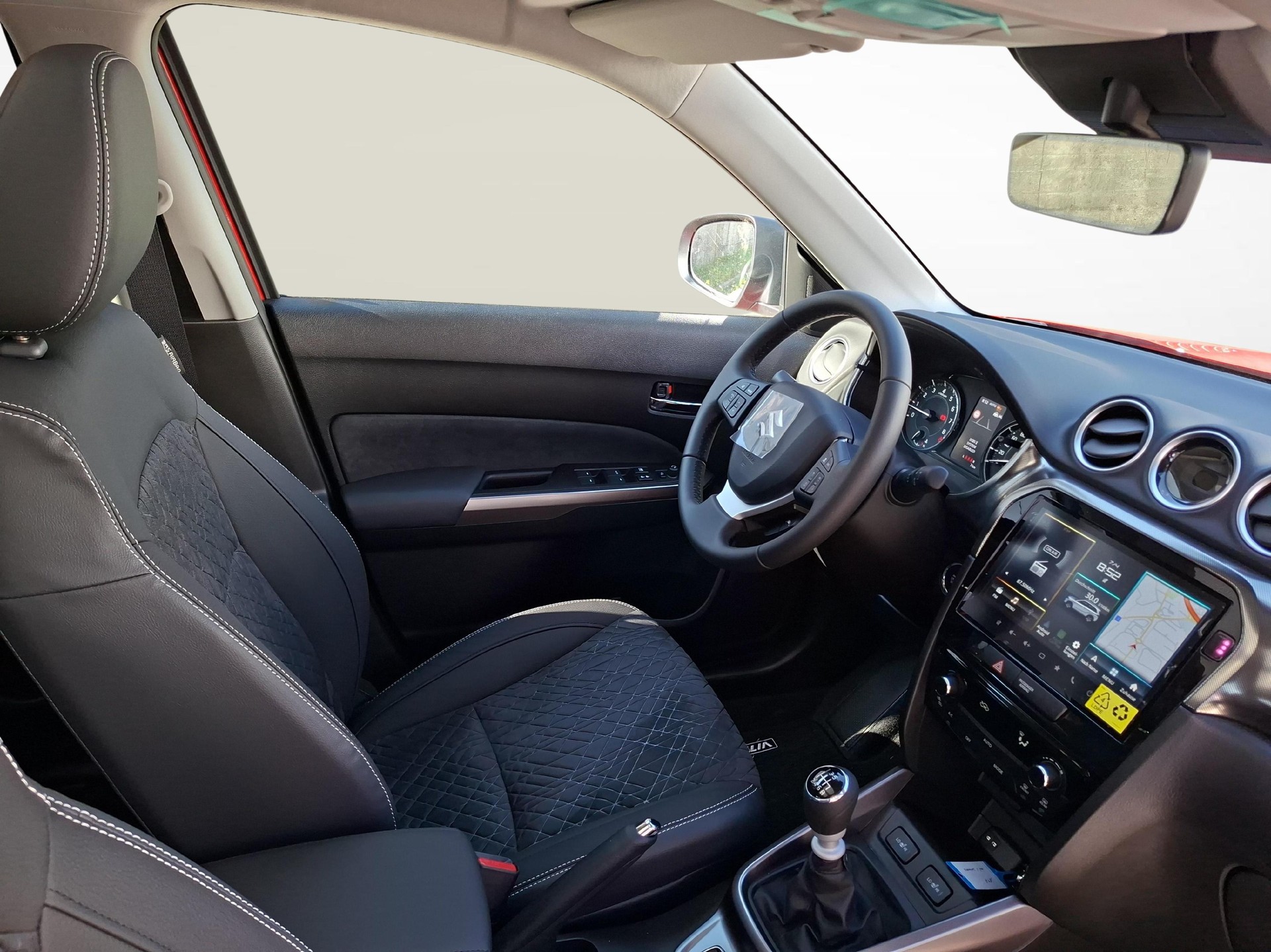 SUZUKI Vitara 1.4 T Compact Top Hybrid 4x4-image-9