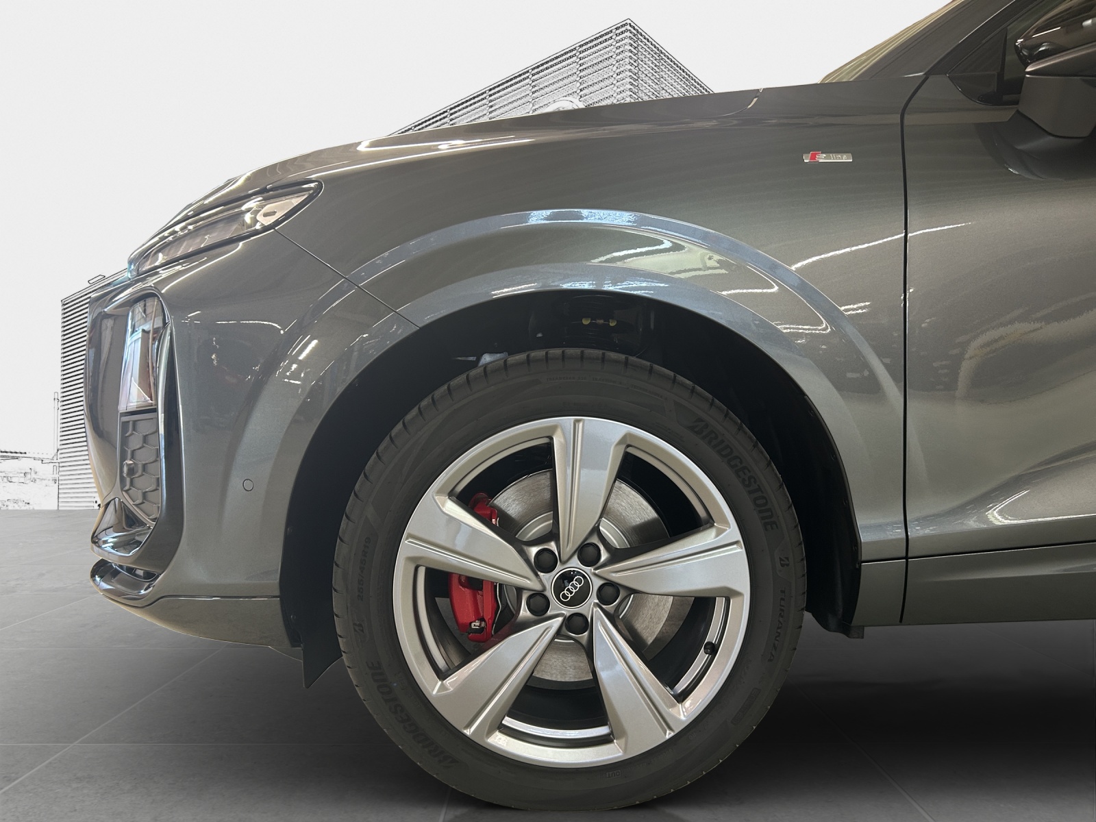 AUDI Q3 SUV TDI quattro 142 kW S tronic-image-8