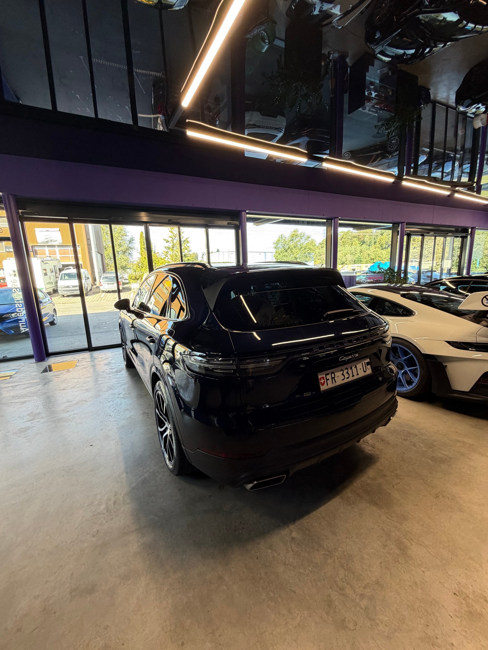 PORSCHE Cayenne E-Hybrid-image-5