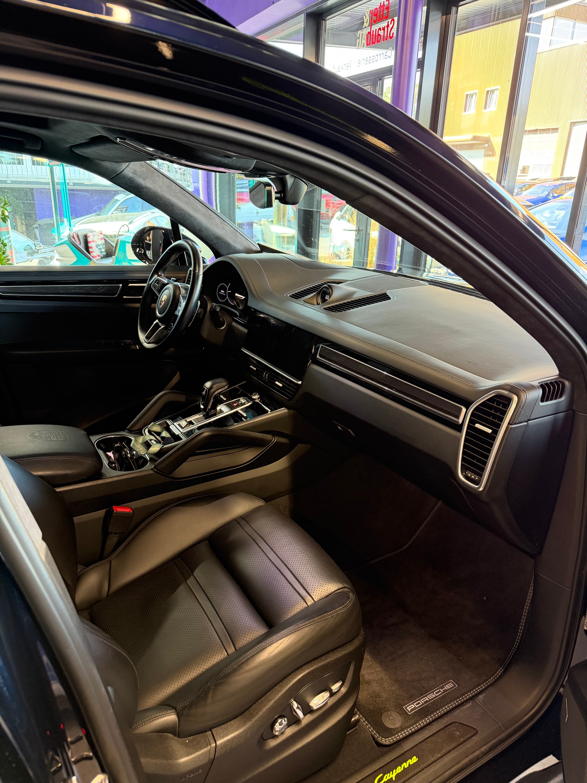PORSCHE Cayenne E-Hybrid-image-8