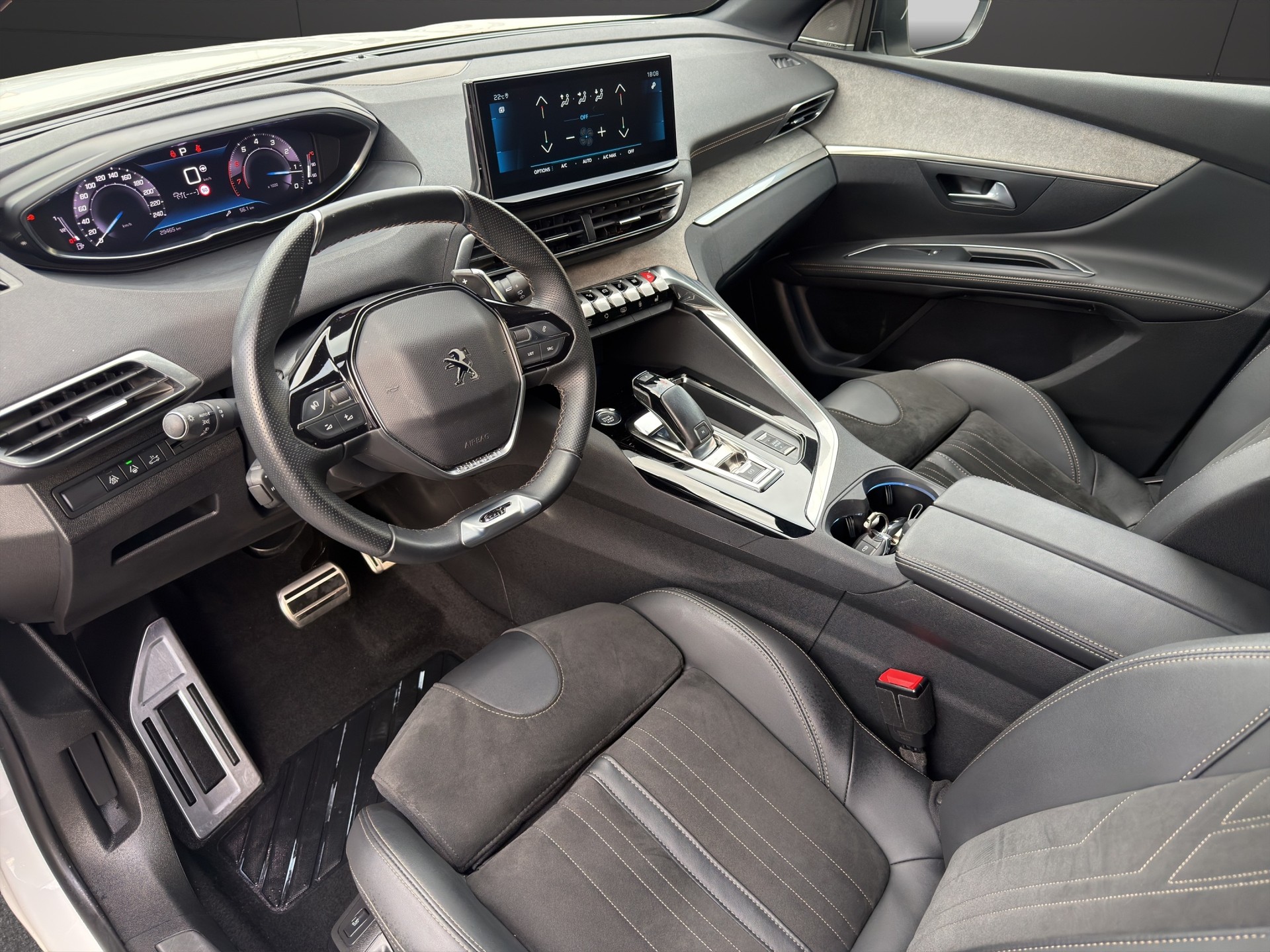 PEUGEOT 5008 1.6 Pure Tech GT Pack EAT8-image-9
