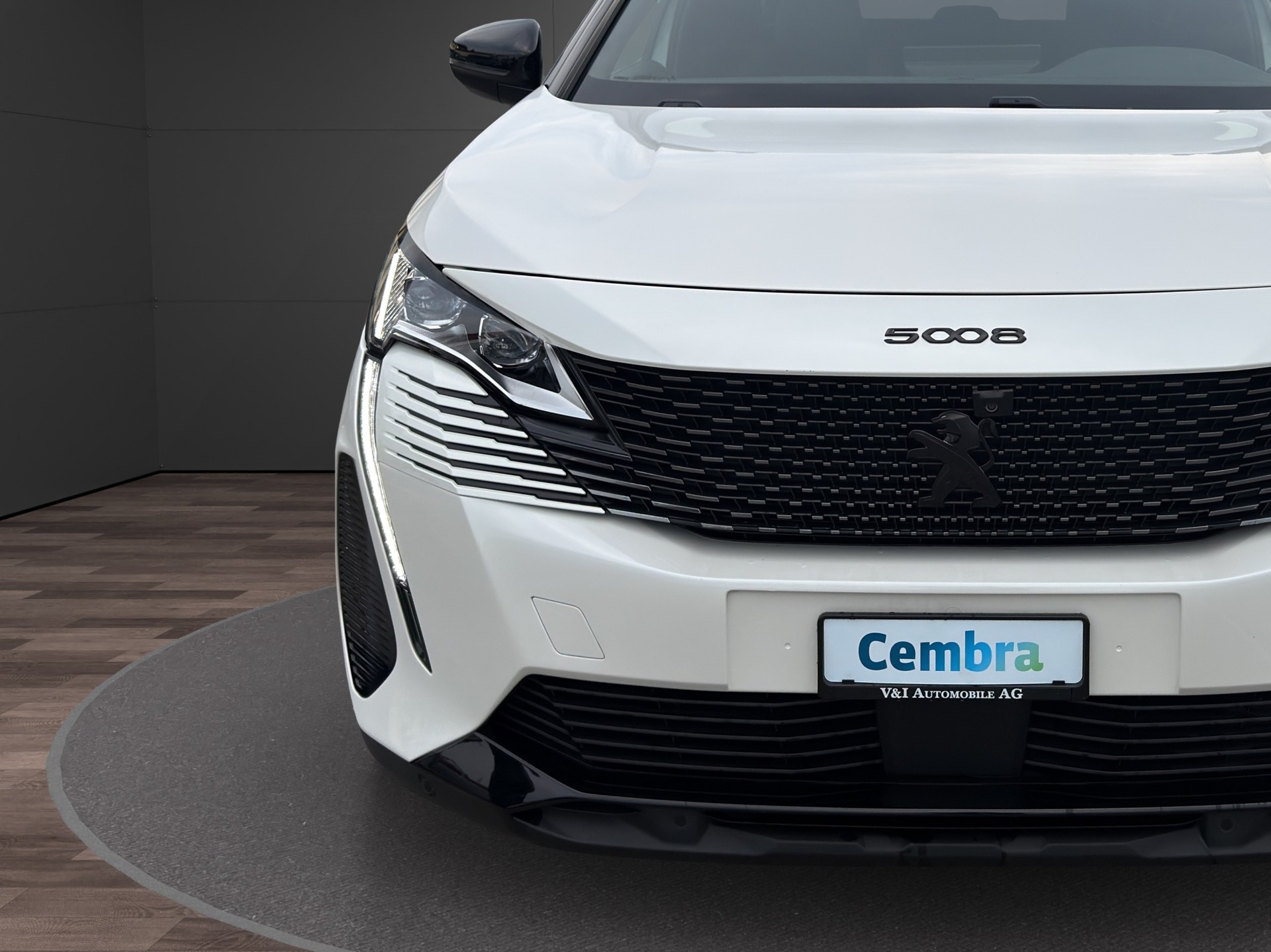 PEUGEOT 5008 1.6 Pure Tech GT Pack EAT8-image-8