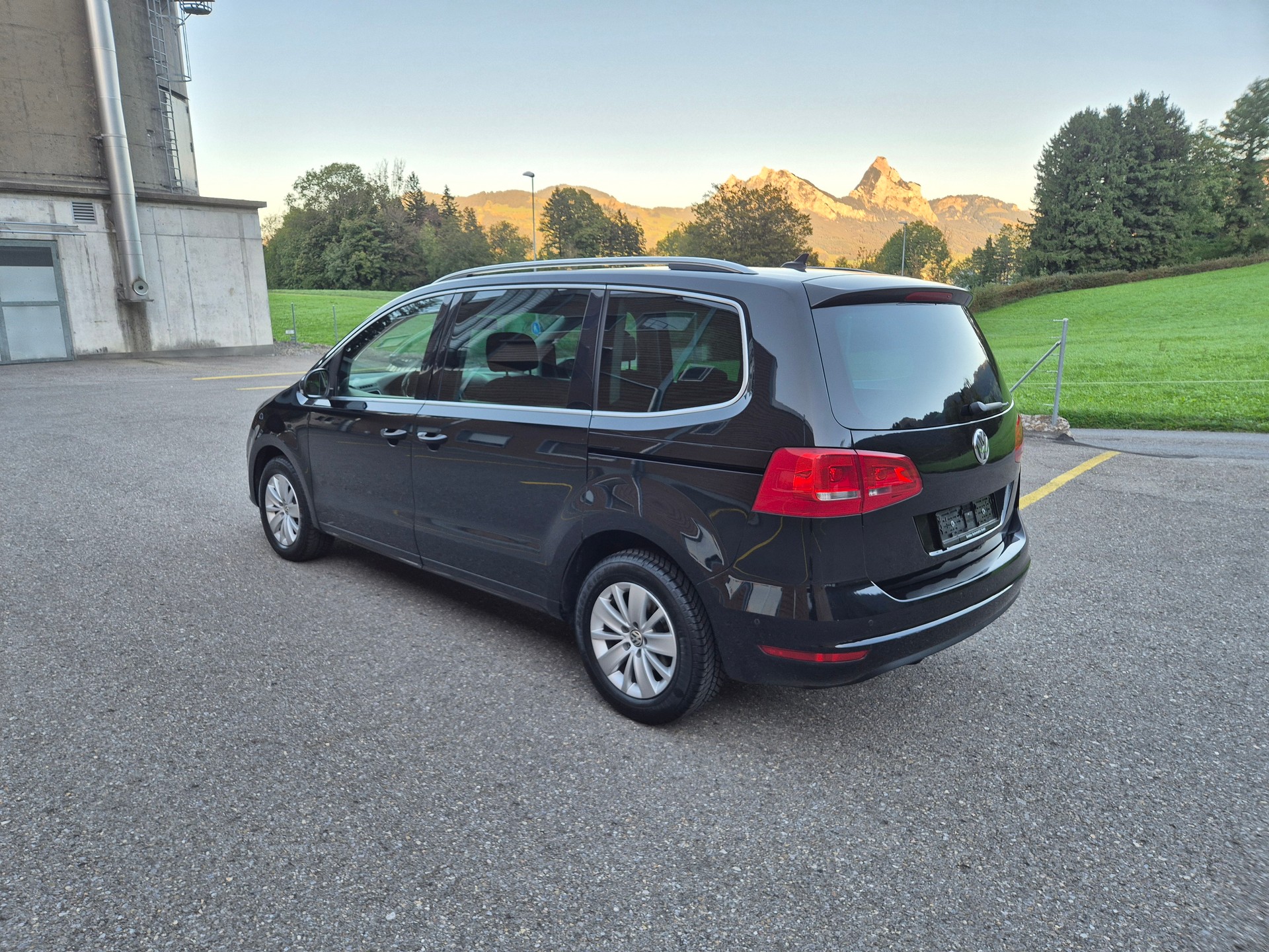 VW Sharan 2.0 TDI BMT Comfortline DSG-image-1