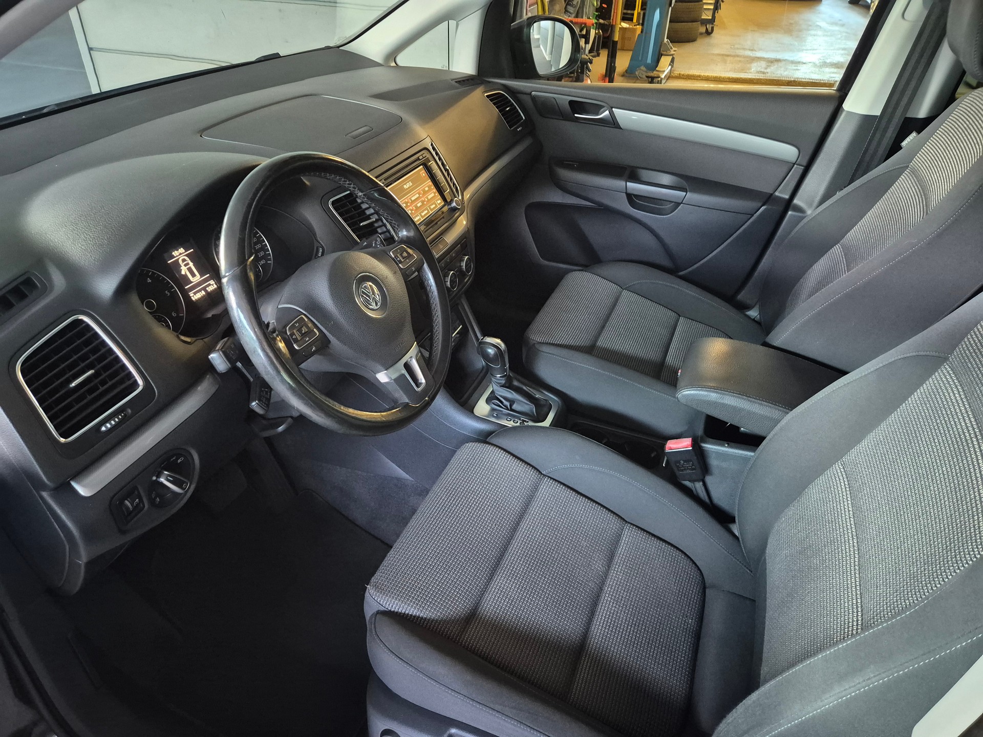 VW Sharan 2.0 TDI BMT Comfortline DSG-image-6