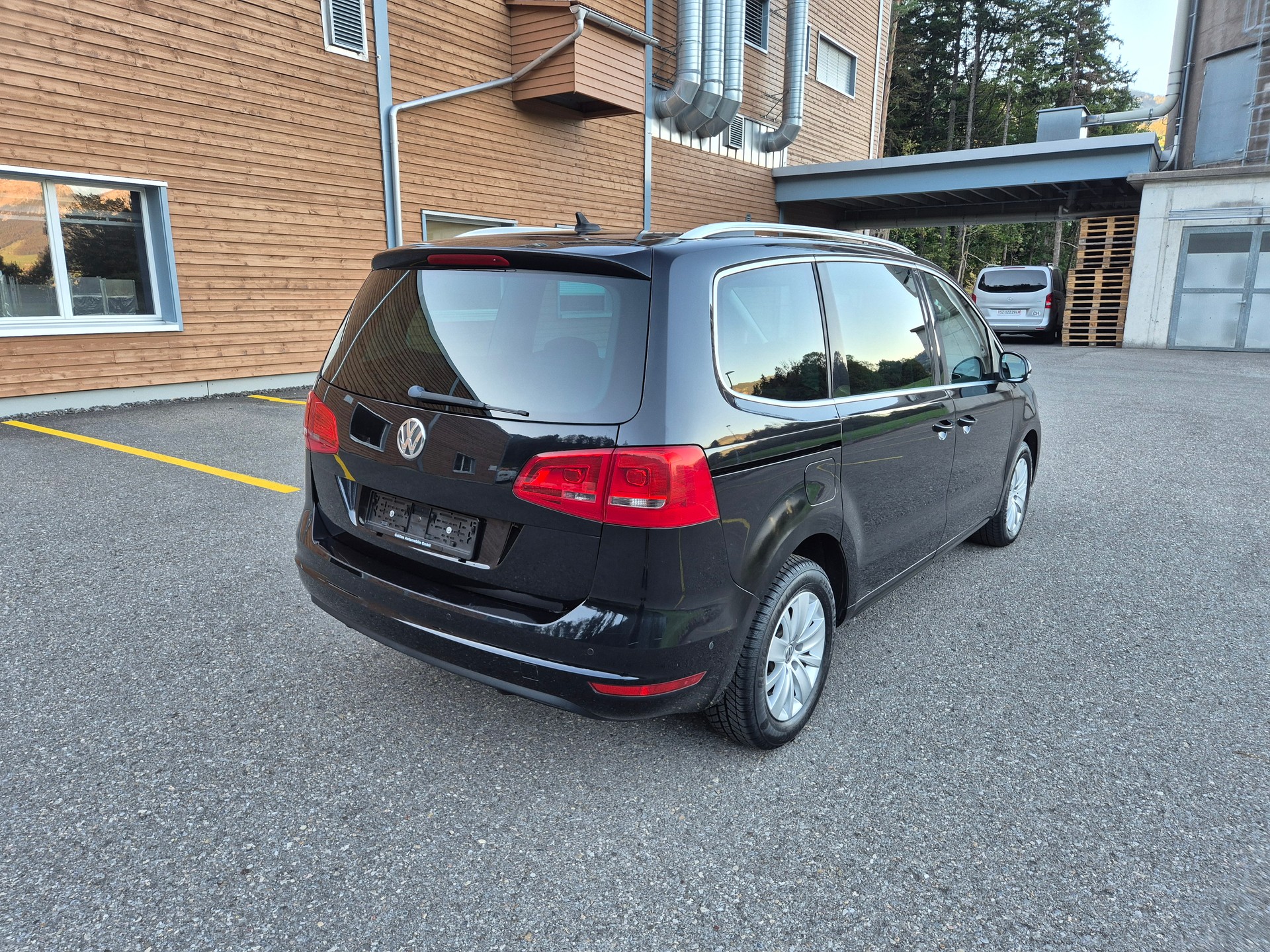VW Sharan 2.0 TDI BMT Comfortline DSG-image-3