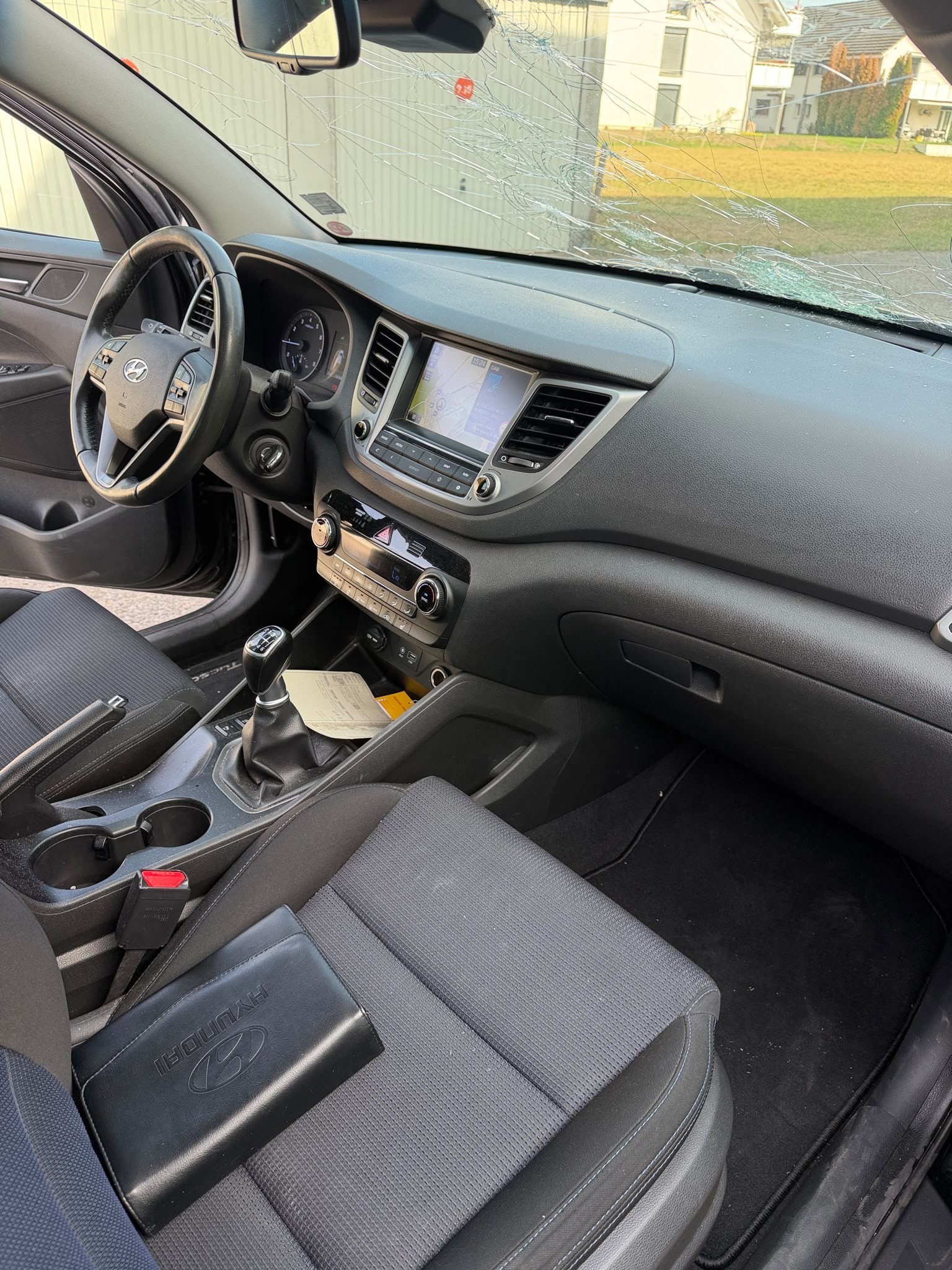 HYUNDAI Tucson 1.7 CRDI Origo 2WD-image-9