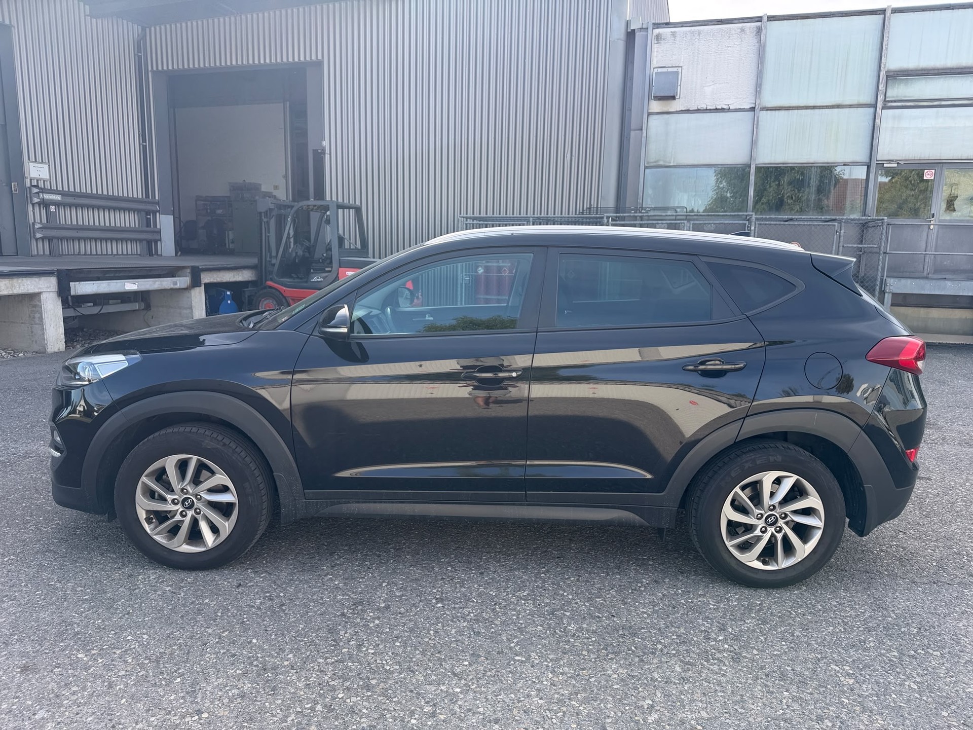 HYUNDAI Tucson 1.7 CRDI Origo 2WD-image-4