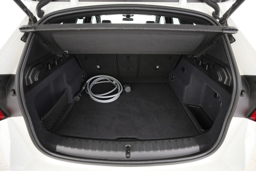 BMW iX1 U11 30 xDrive-image-14