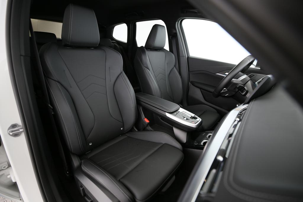 BMW iX1 U11 30 xDrive-image-12