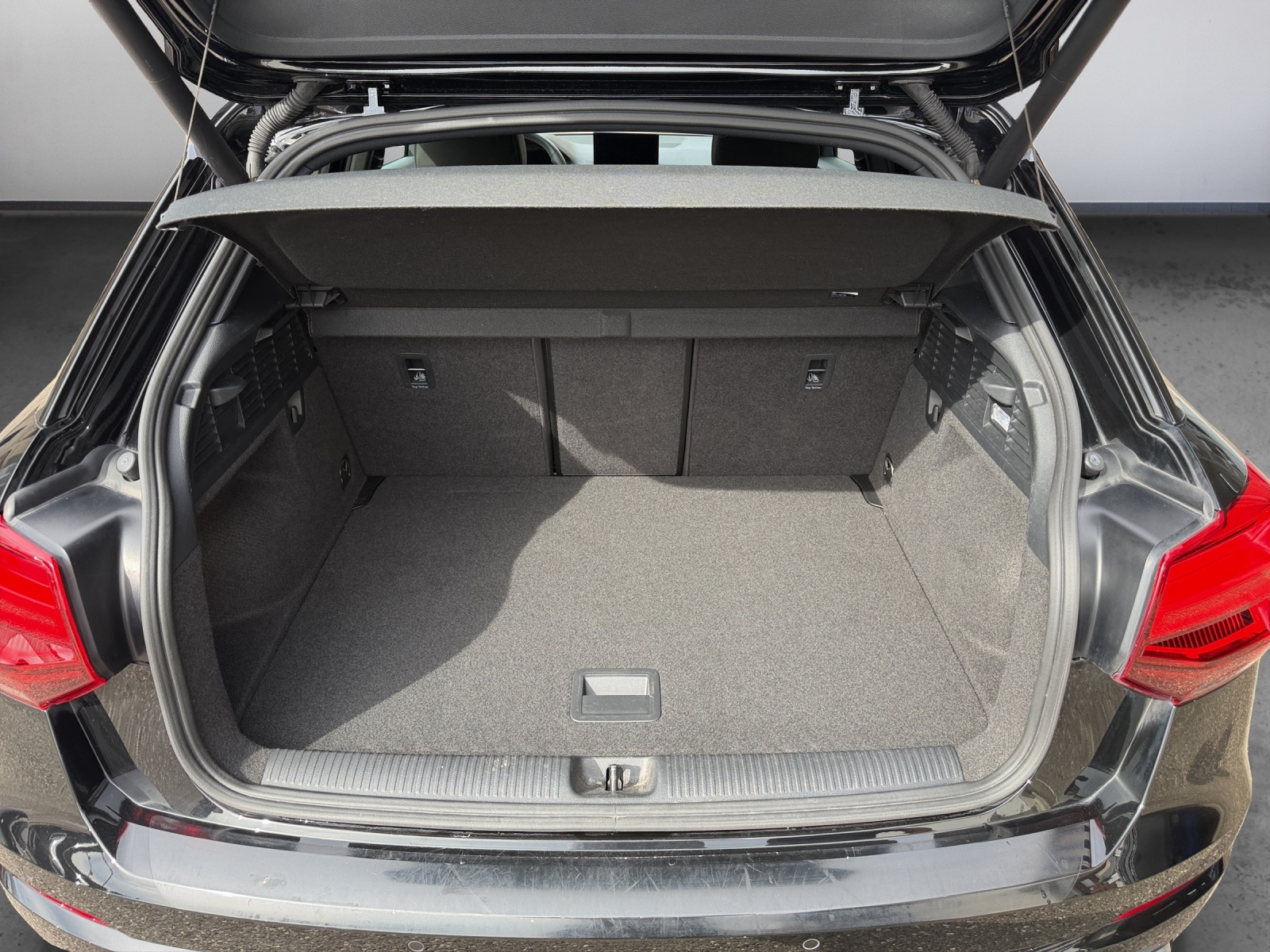 AUDI SQ2 TFSI quattro S-tronic-image-10