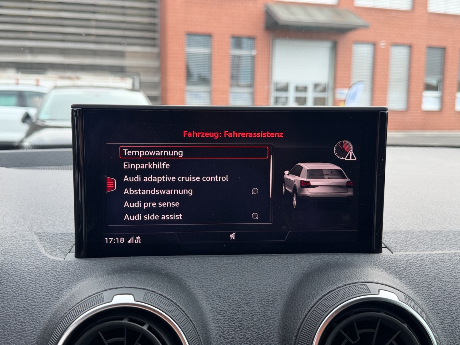 AUDI SQ2 TFSI quattro S-tronic-image-15