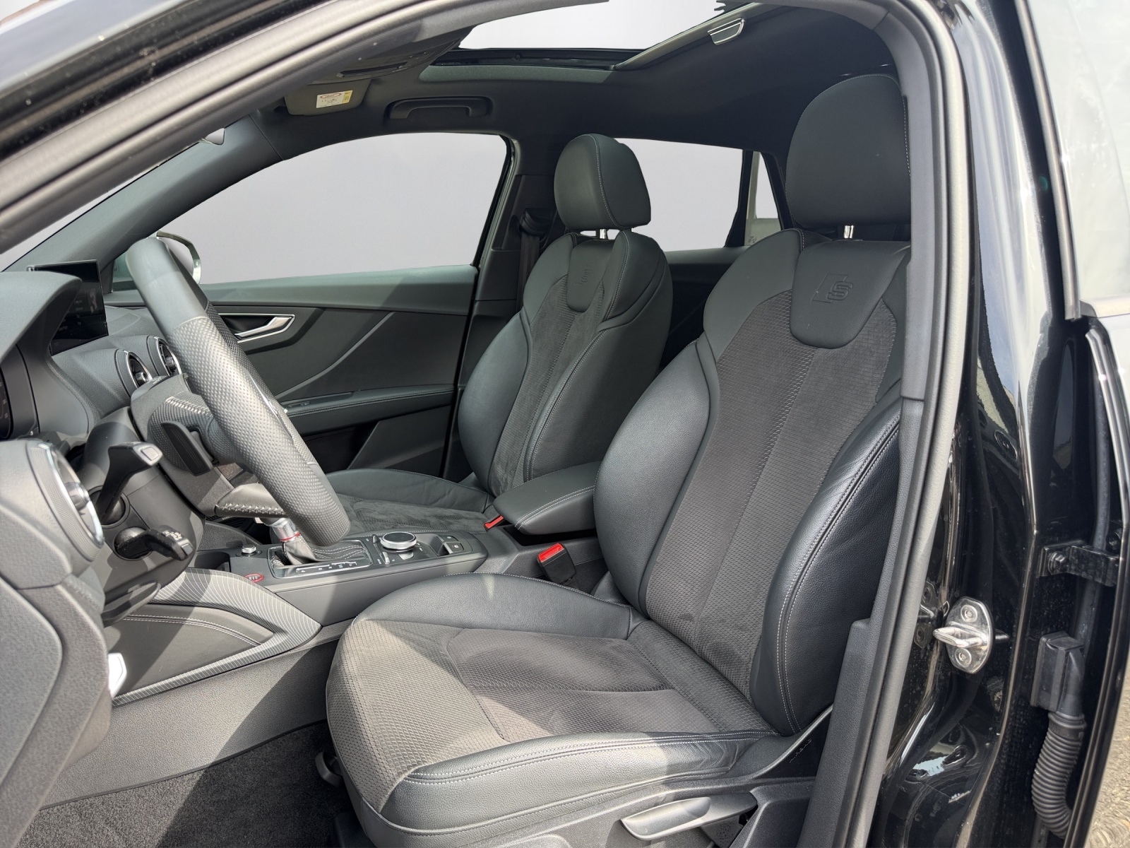 AUDI SQ2 TFSI quattro S-tronic-image-9