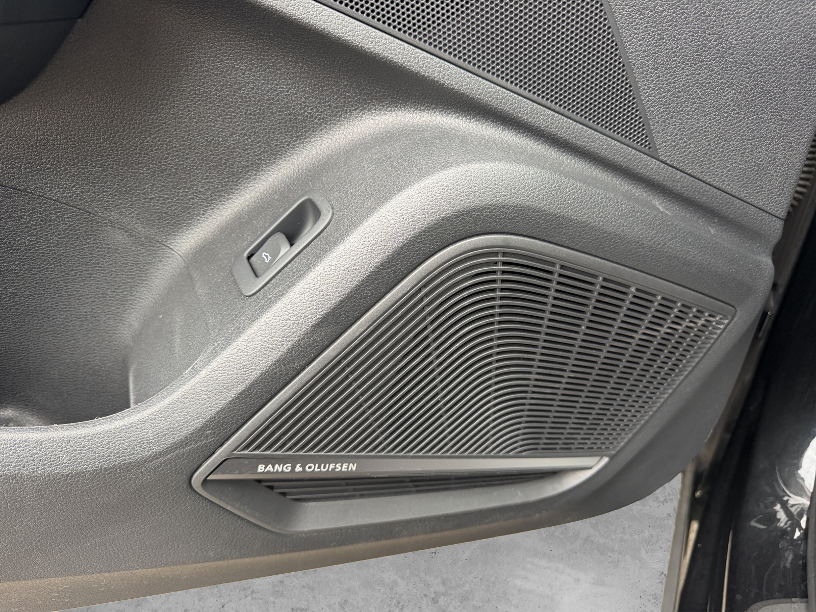 AUDI SQ2 TFSI quattro S-tronic-image-13