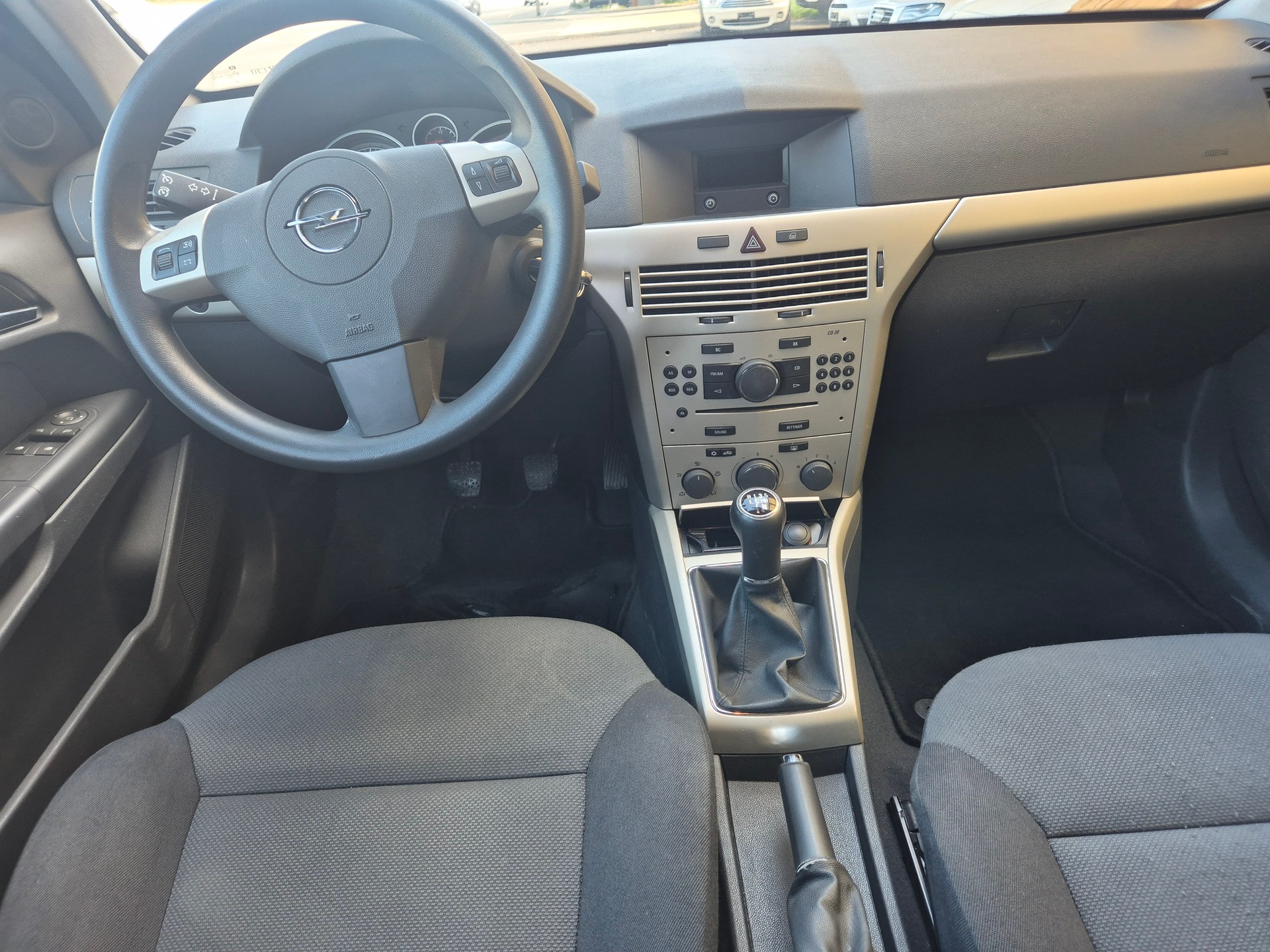 OPEL Astra Caravan 1.8i 16V-image-11