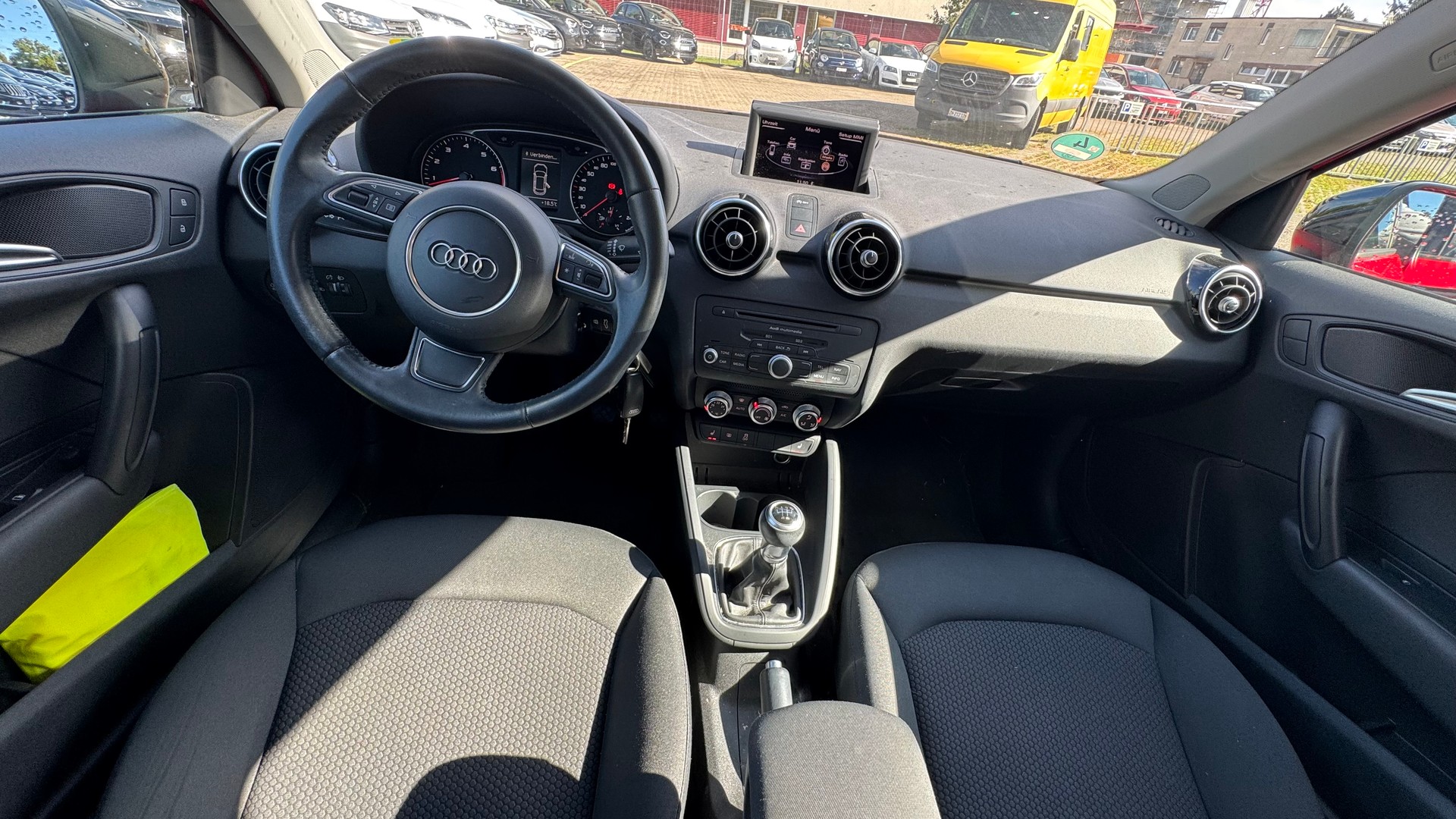 AUDI A1 Sportback 1.2 TFSI Attraction-image-8