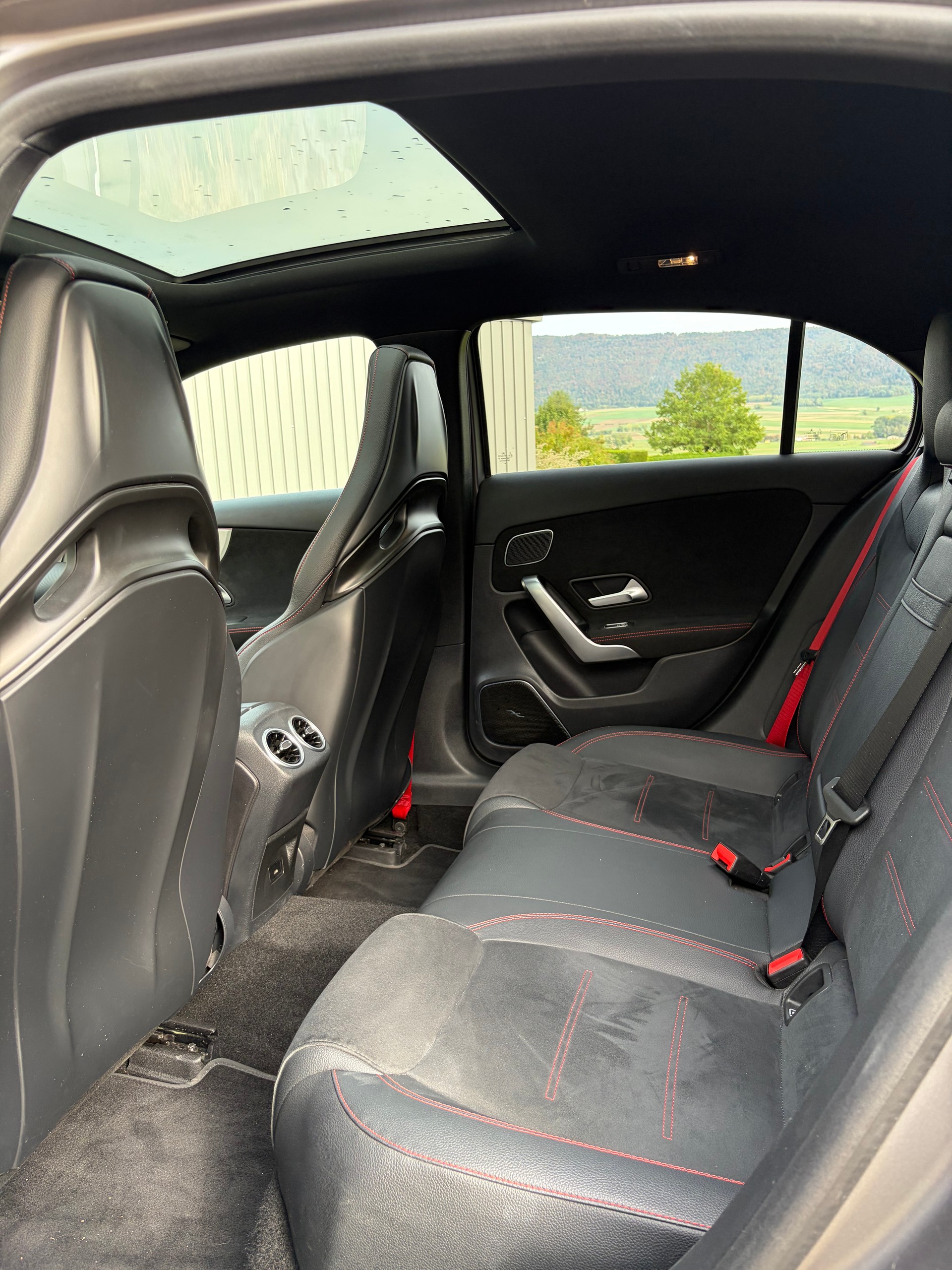MERCEDES-BENZ A 45 AMG-image-4