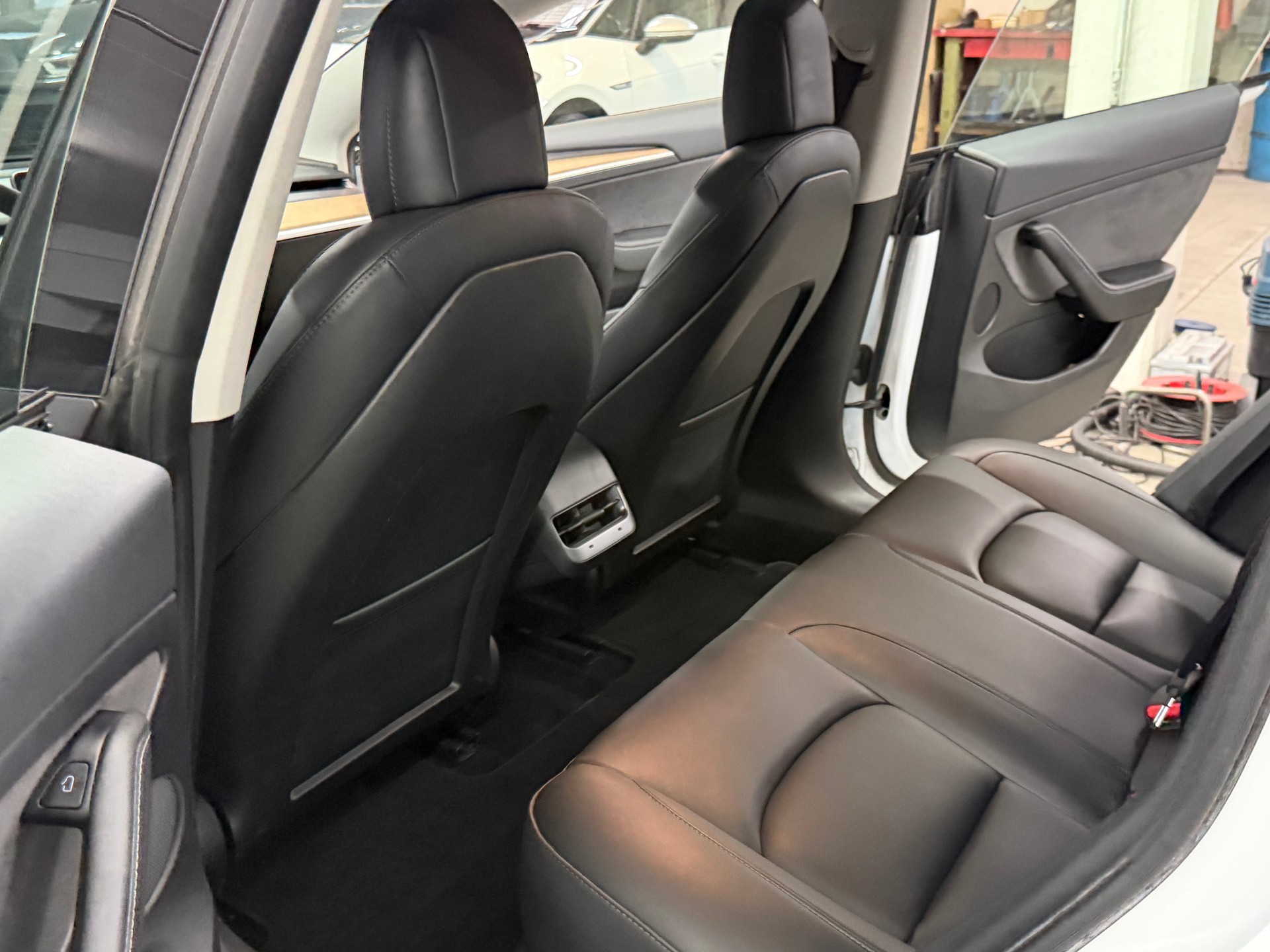 TESLA Model 3 Performance Dual Motor AWD LONG RANGE-image-8