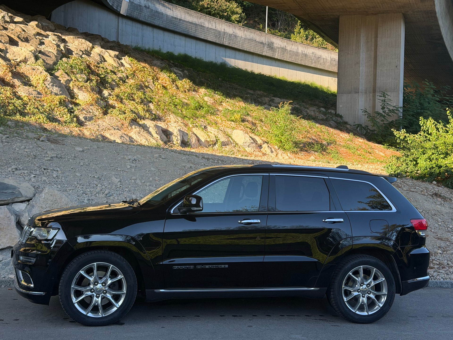 JEEP Grand Cherokee 3.0 CRD Summit Automatic-image-2