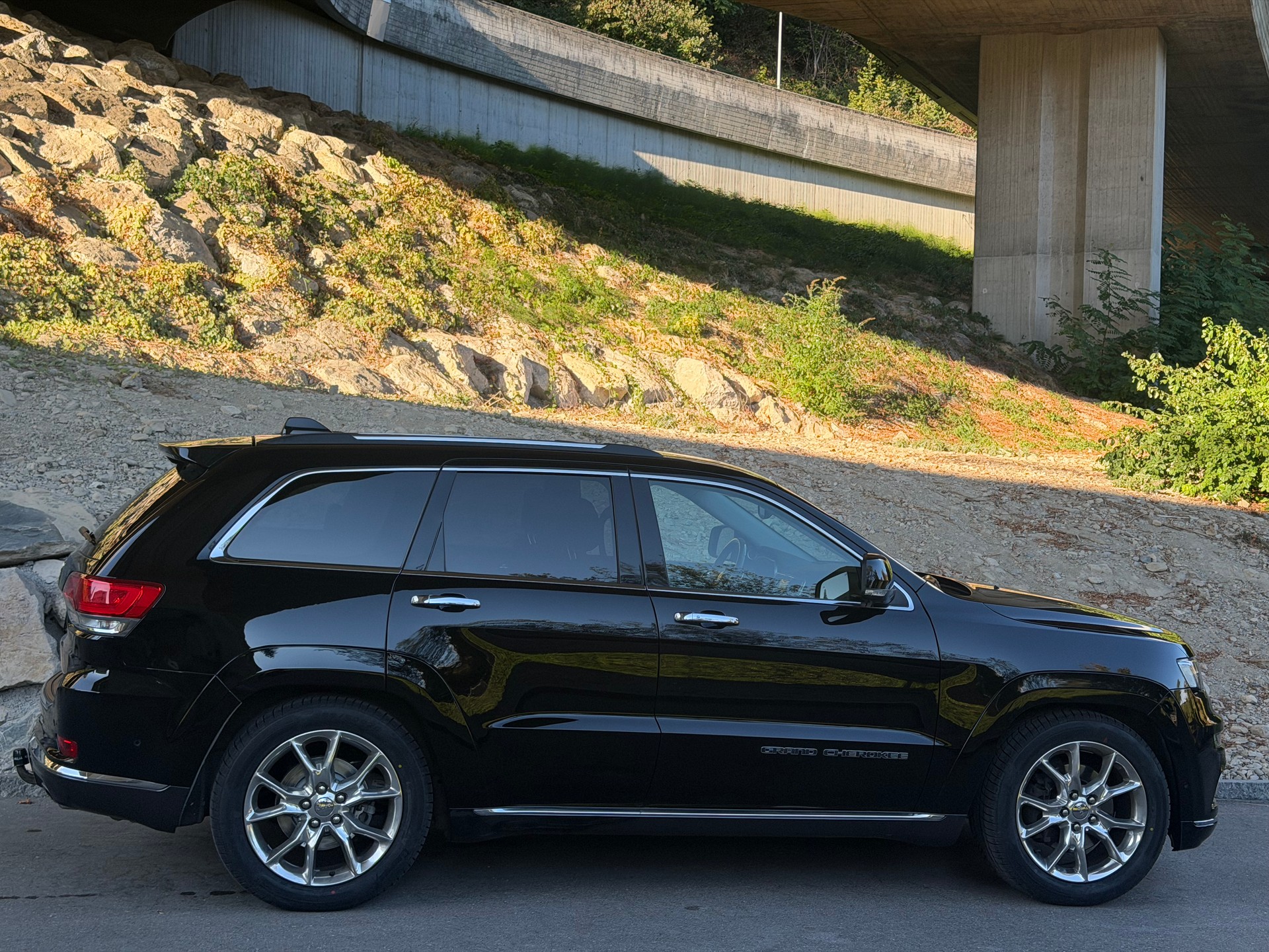 JEEP Grand Cherokee 3.0 CRD Summit Automatic-image-5