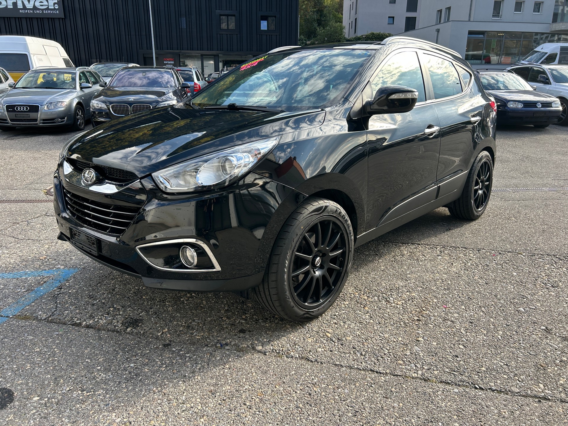 HYUNDAI iX 35 2.0 Premium 4WD Automatic-image-1