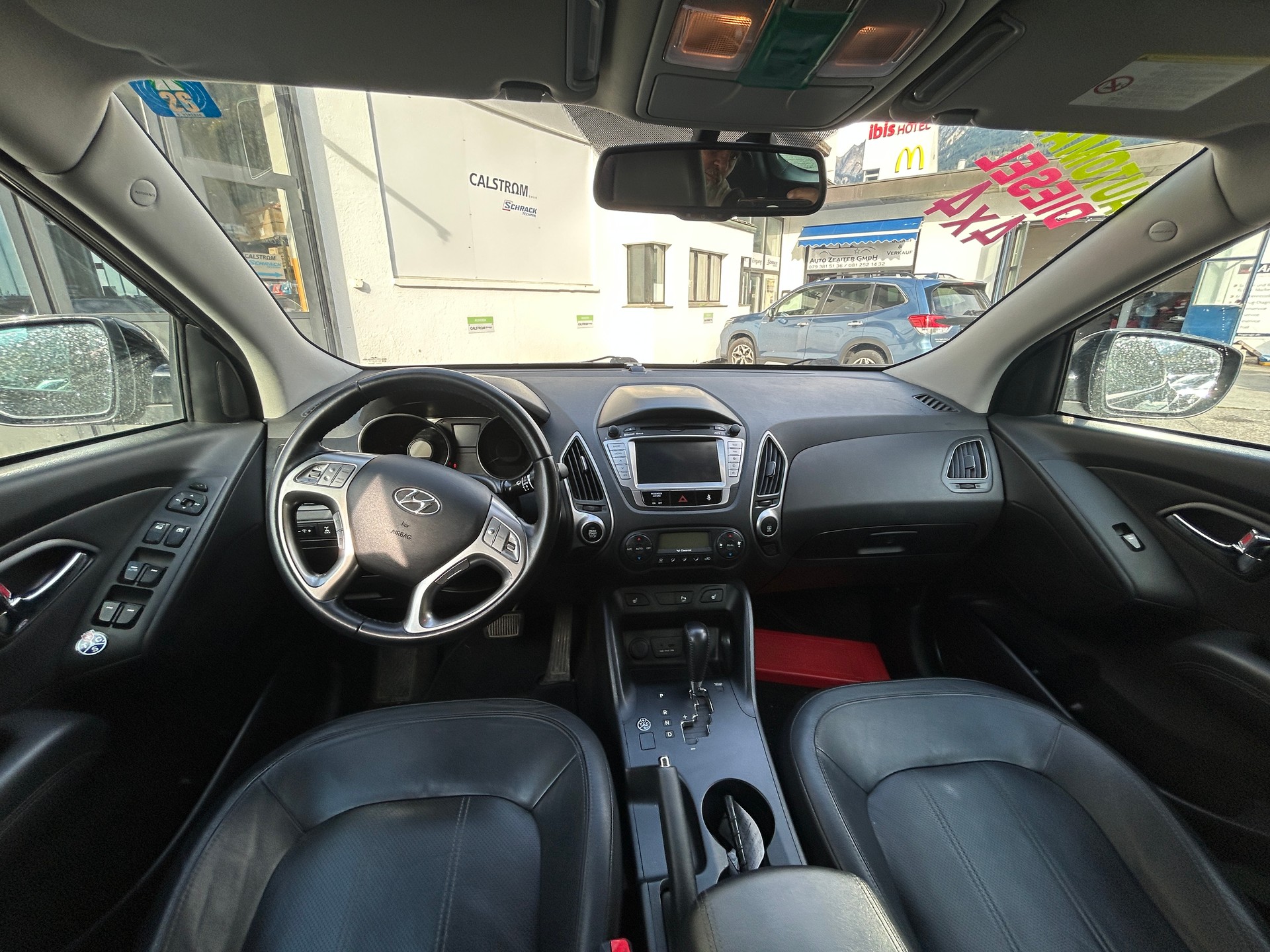 HYUNDAI iX 35 2.0 Premium 4WD Automatic-image-10