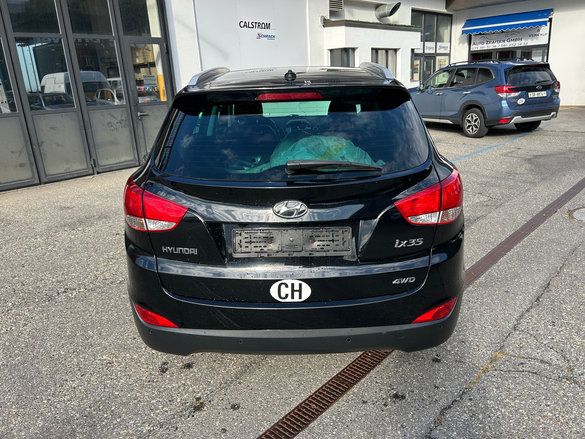 HYUNDAI iX 35 2.0 Premium 4WD Automatic-image-4