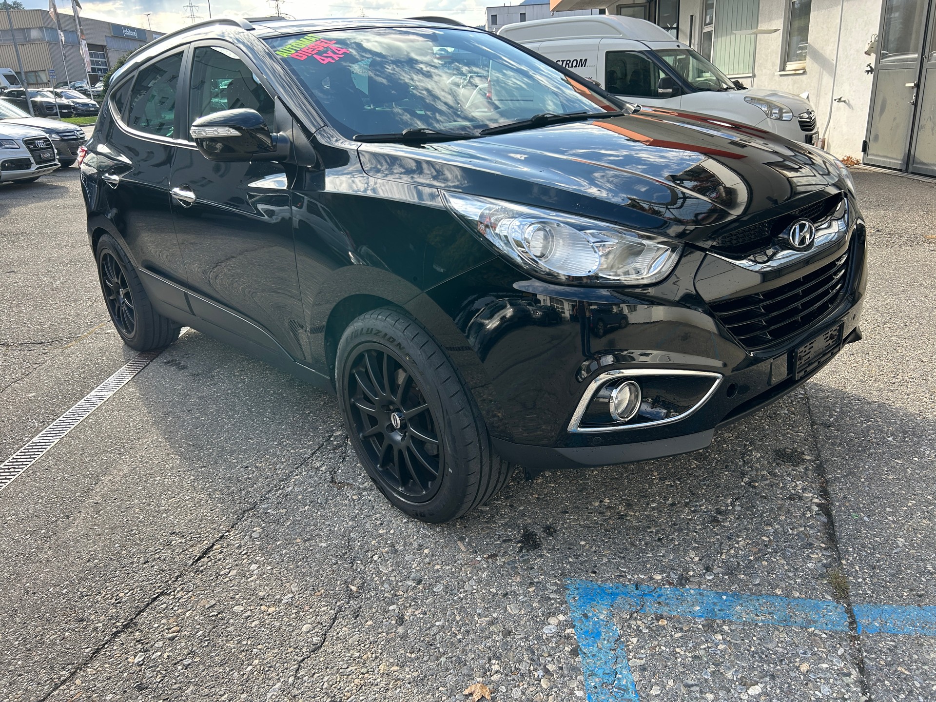 HYUNDAI iX 35 2.0 Premium 4WD Automatic-image-7