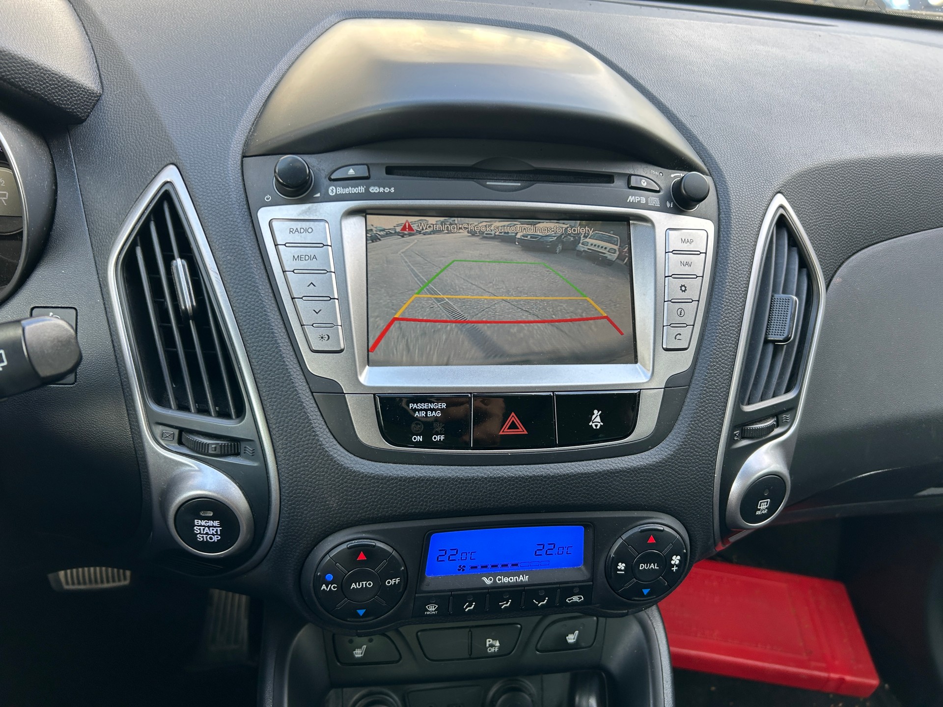 HYUNDAI iX 35 2.0 Premium 4WD Automatic-image-9