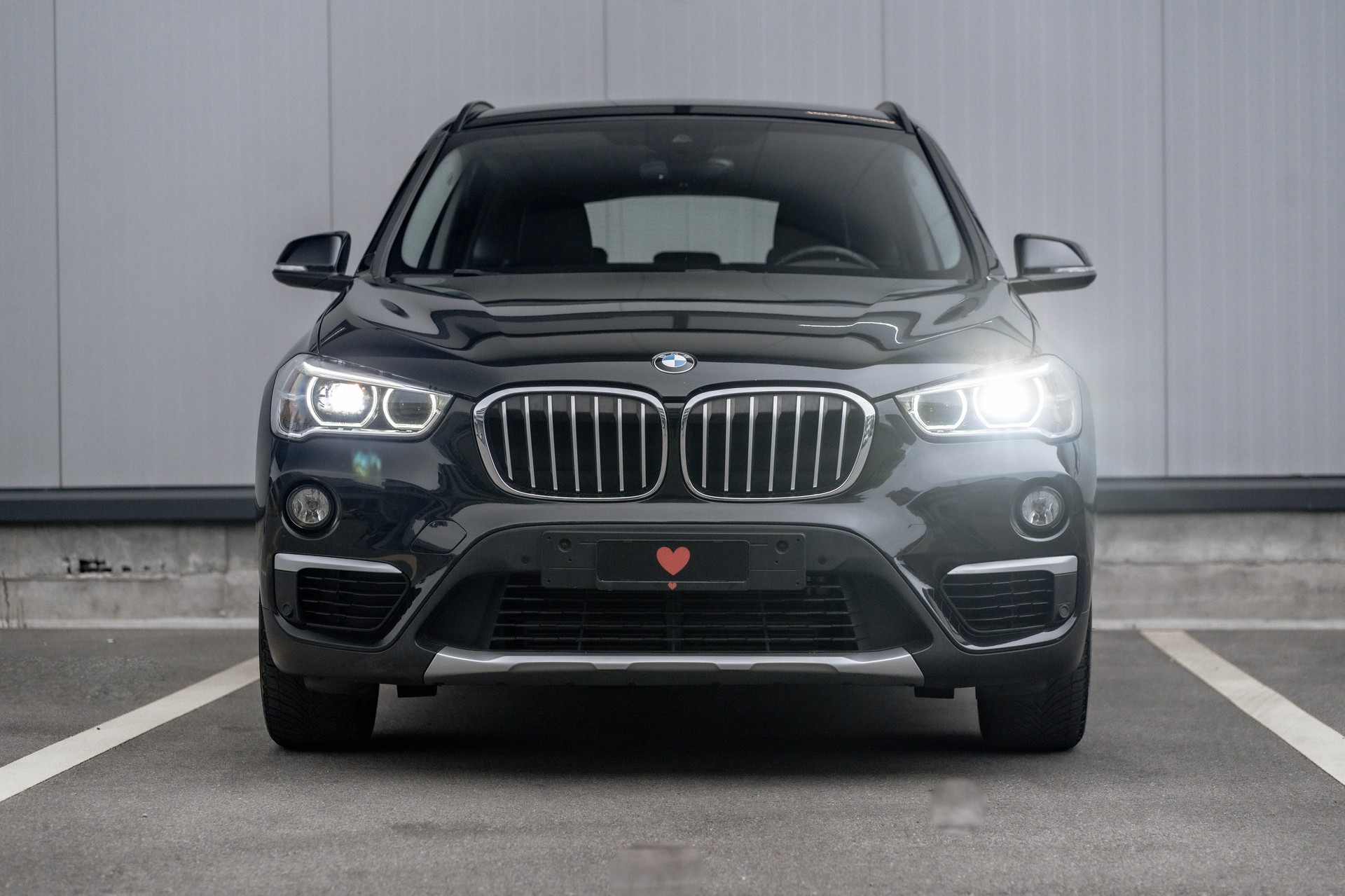 BMW X1 sDrive 18i xLine Steptronic DSK * FRISCH AB MFK * NEUE BREMSEN * LEDERAUSSTATTUNG *-image-1