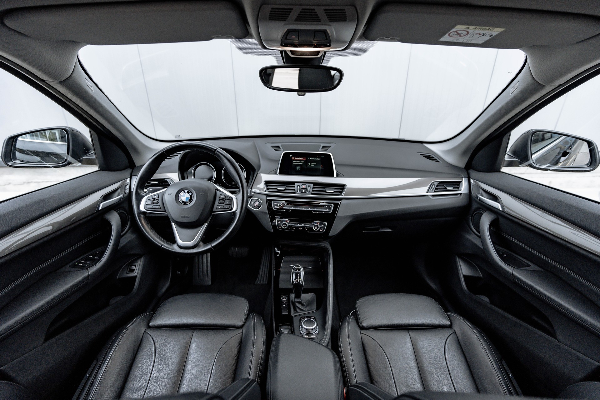 BMW X1 sDrive 18i xLine Steptronic DSK * FRISCH AB MFK * NEUE BREMSEN * LEDERAUSSTATTUNG *-image-11