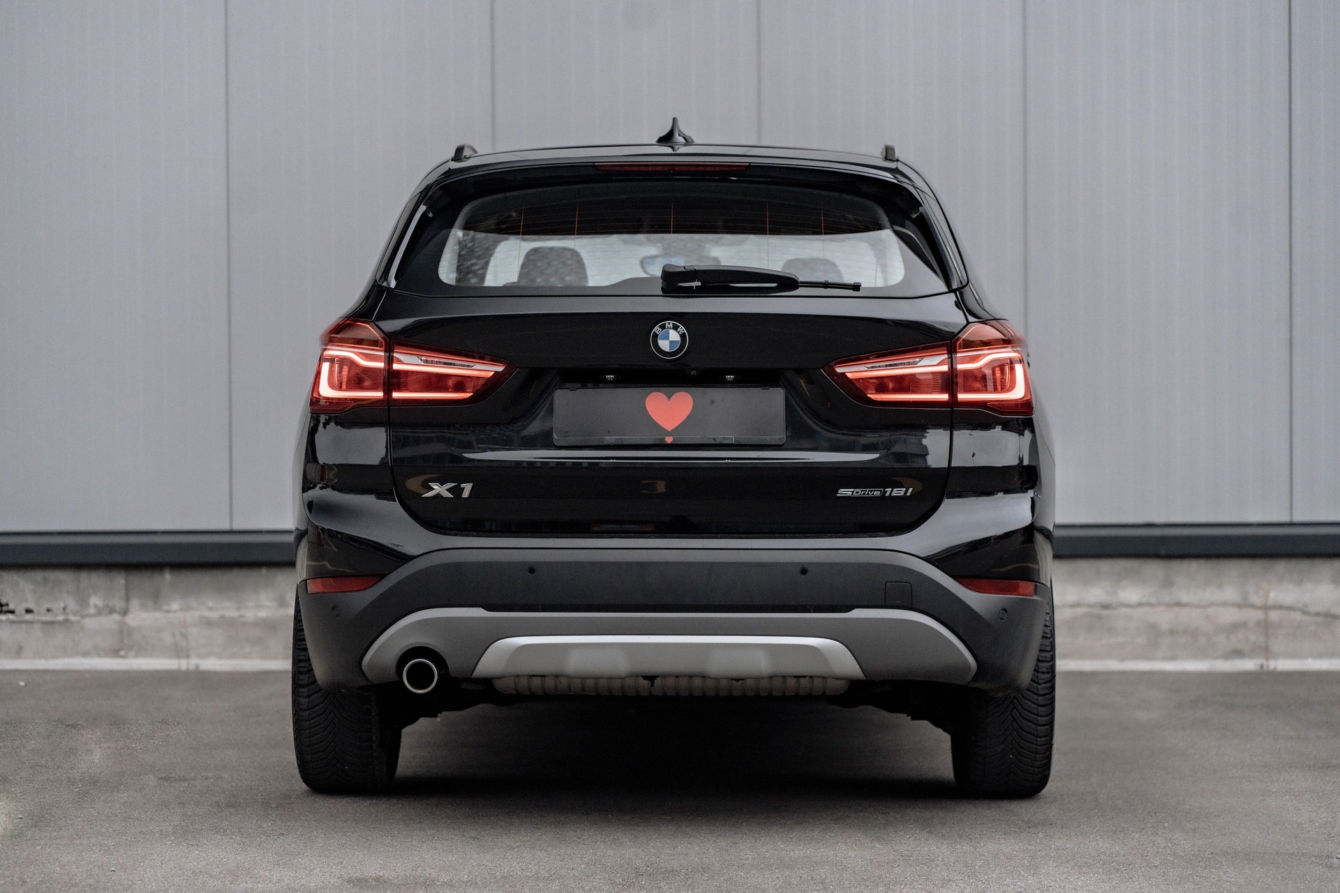 BMW X1 sDrive 18i xLine Steptronic DSK * FRISCH AB MFK * NEUE BREMSEN * LEDERAUSSTATTUNG *-image-4