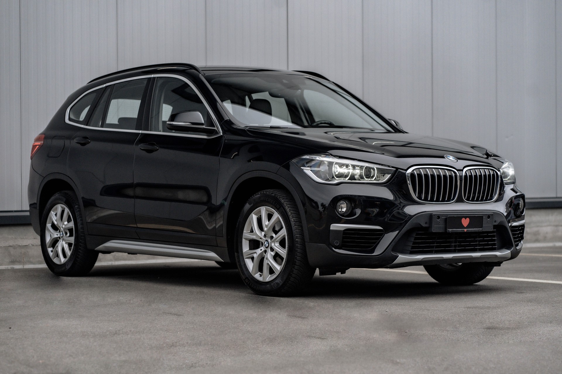 BMW X1 sDrive 18i xLine Steptronic DSK * FRISCH AB MFK * NEUE BREMSEN * LEDERAUSSTATTUNG *-image-2