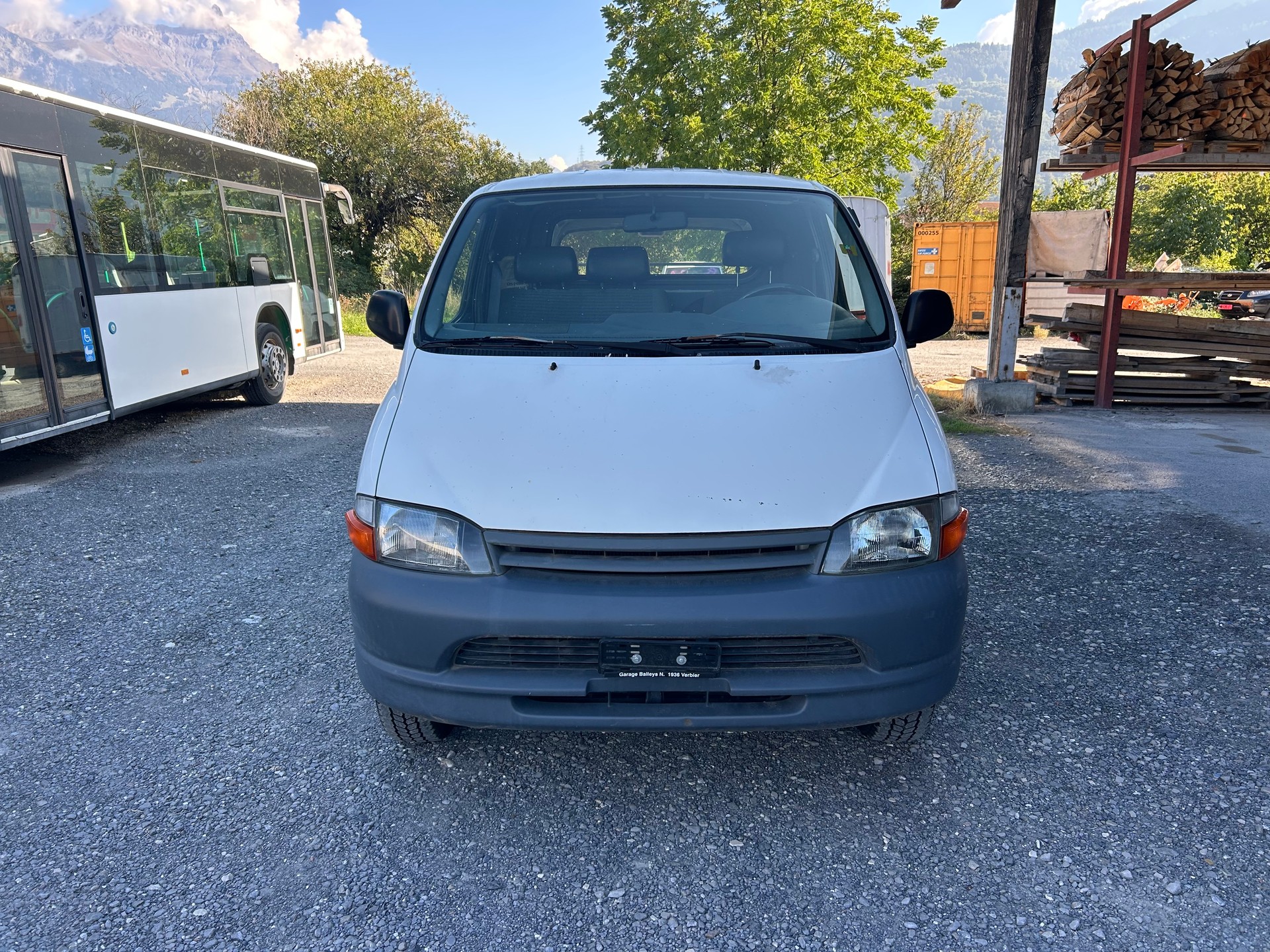 TOYOTA Hiace 2.7 Van 4x4-image-2