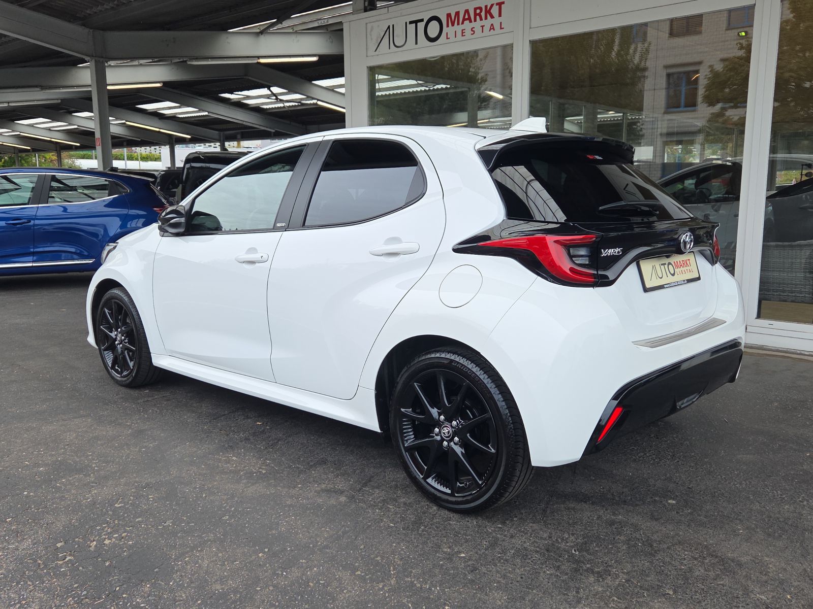 TOYOTA Yaris 1.5 Move CVT-image-1
