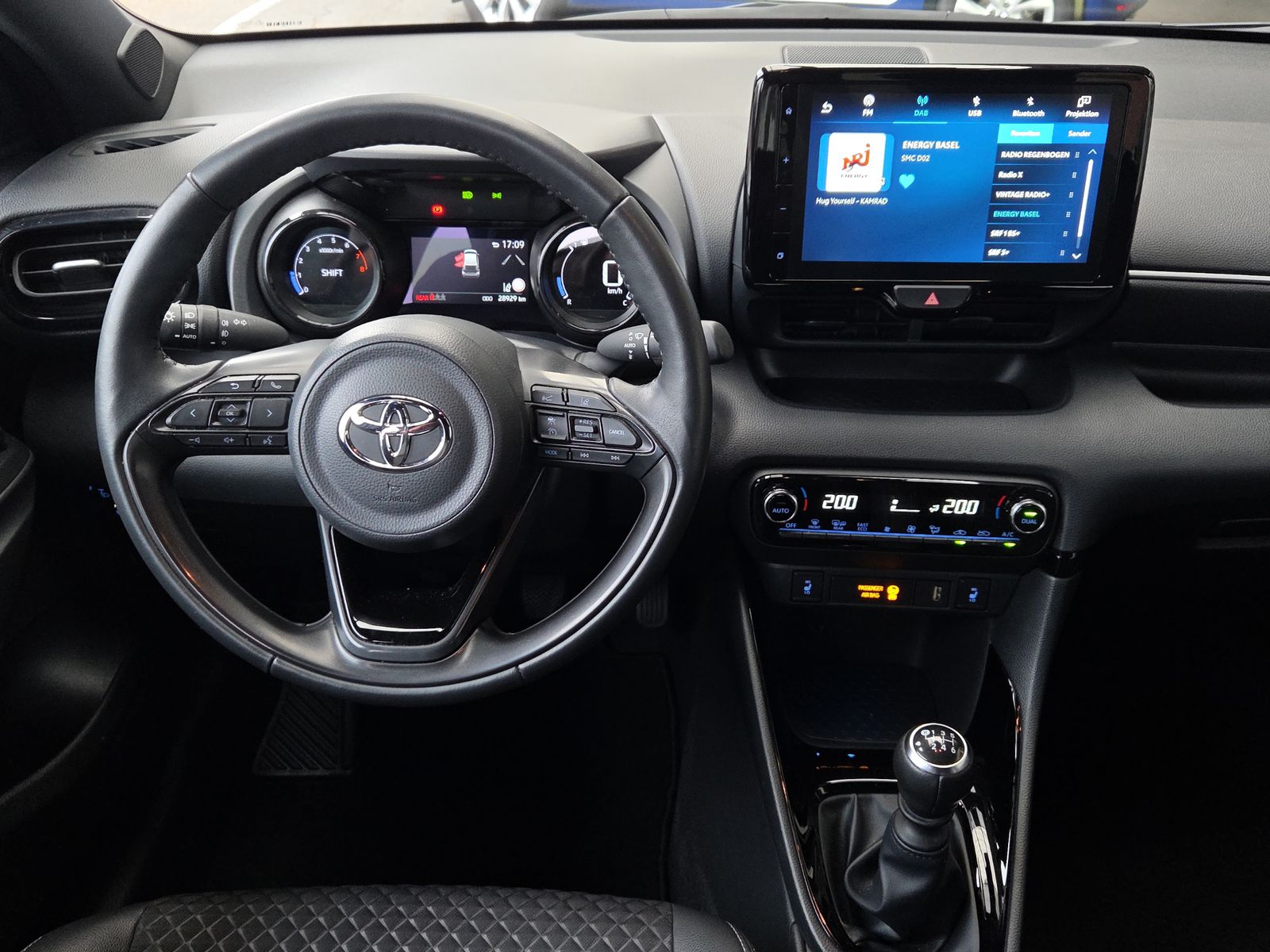 TOYOTA Yaris 1.5 Move CVT-image-9