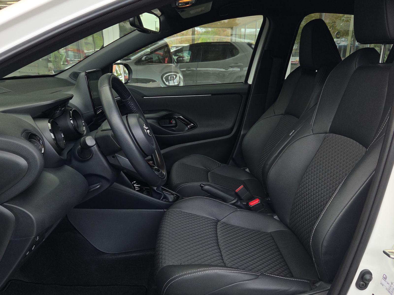 TOYOTA Yaris 1.5 Move CVT-image-5