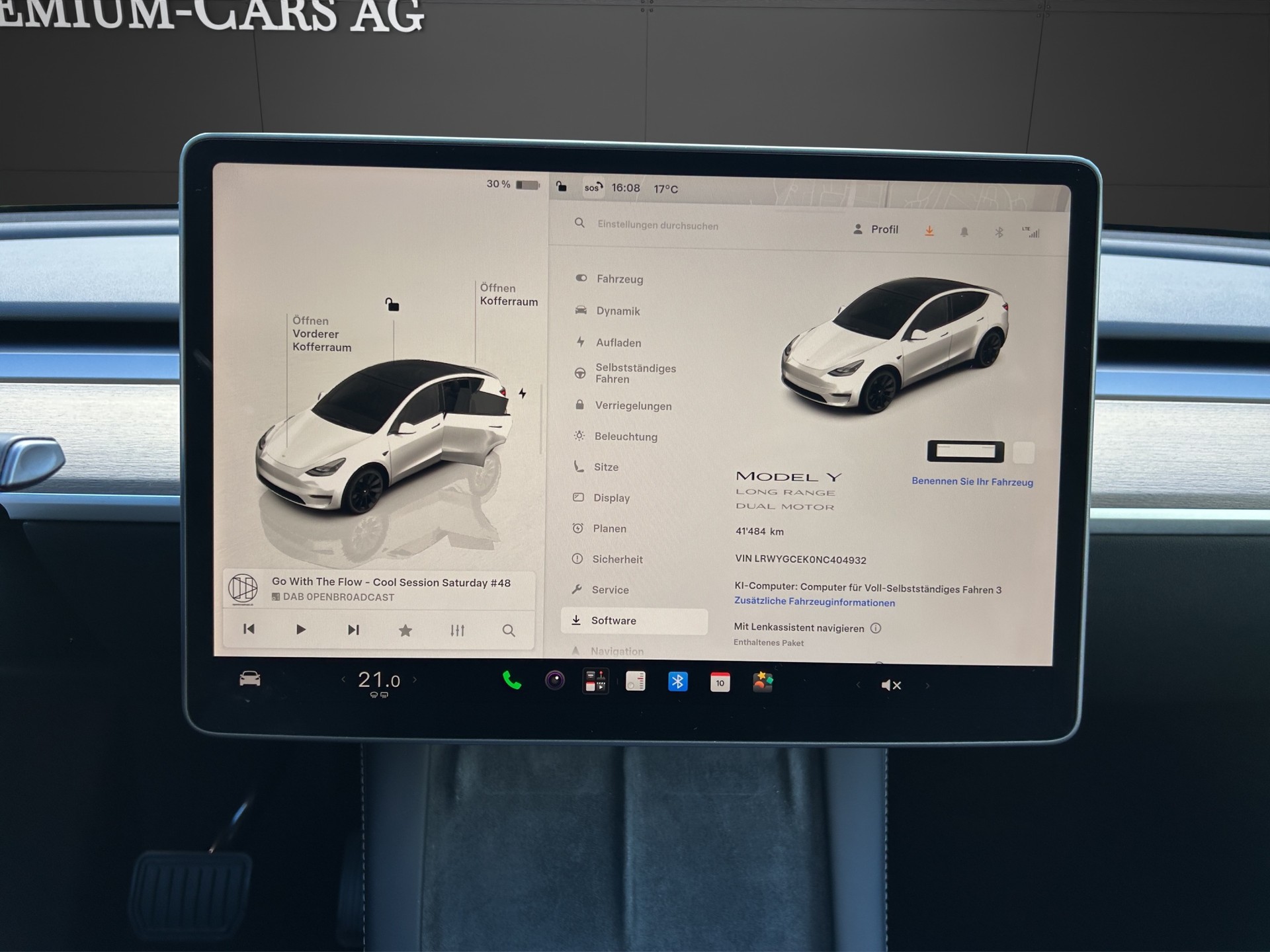 TESLA Model Y Long Range Dual Motor AWD / Model 2023-image-8