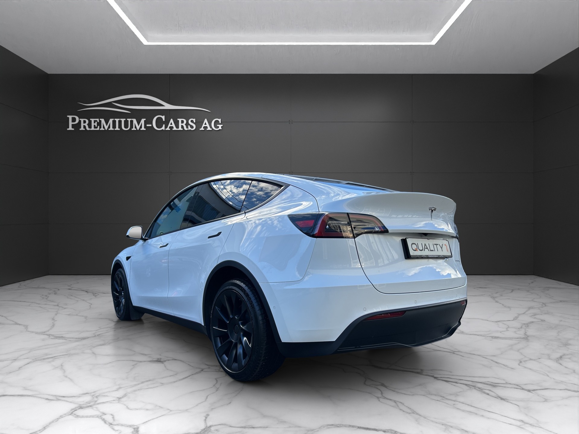 TESLA Model Y Long Range Dual Motor AWD / Model 2023-image-2