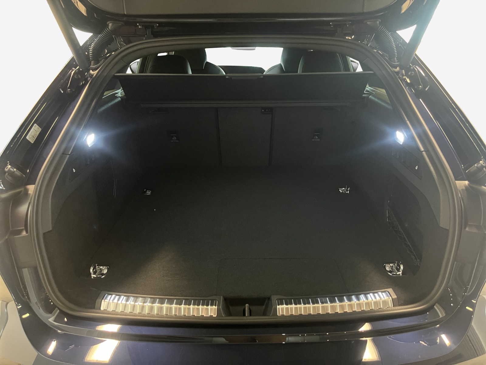 AUDI A5 Avant e-hybrid quattro 270 kW S tronic-image-8