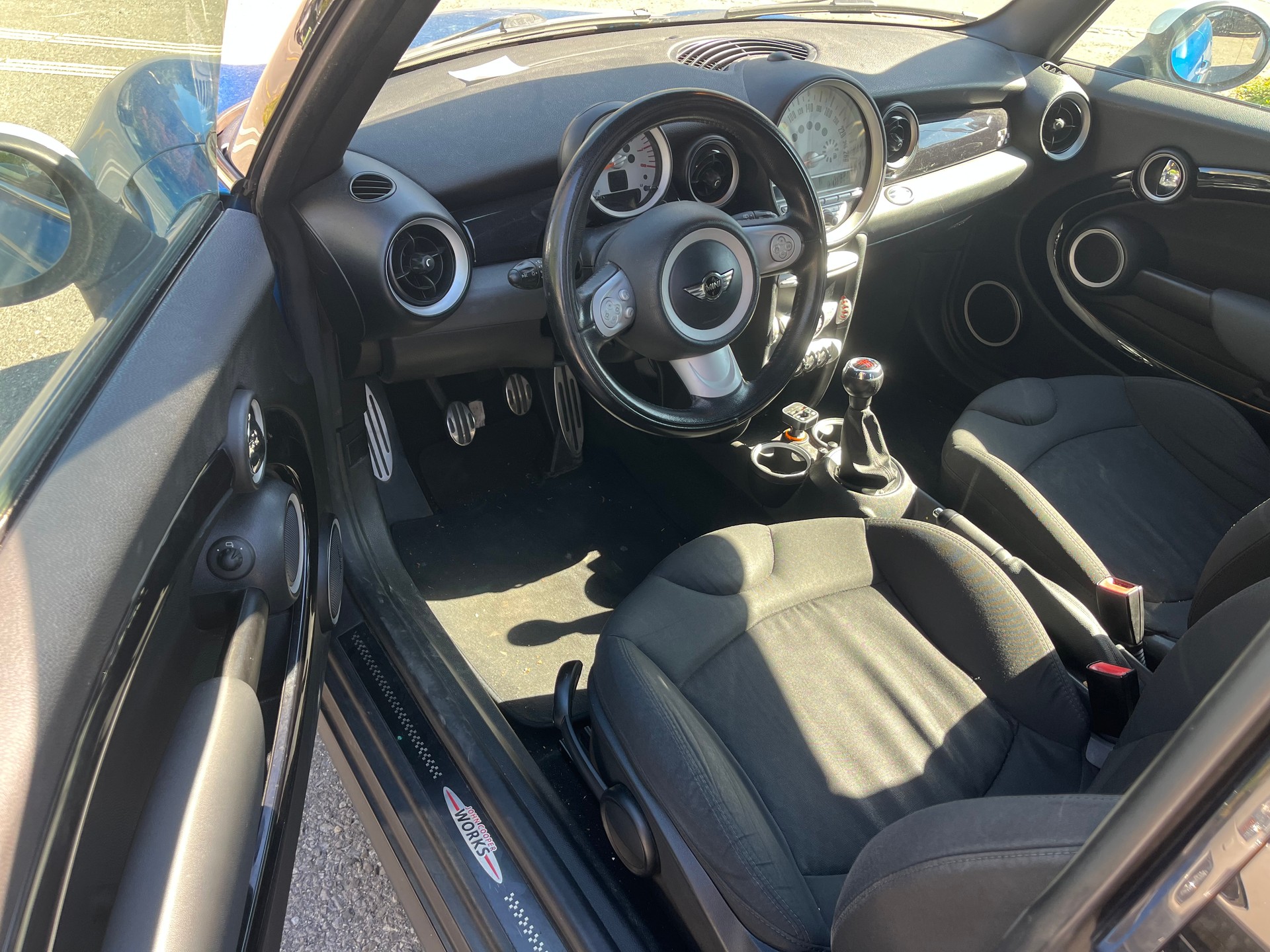 MINI Cooper John Cooper Works-image-7