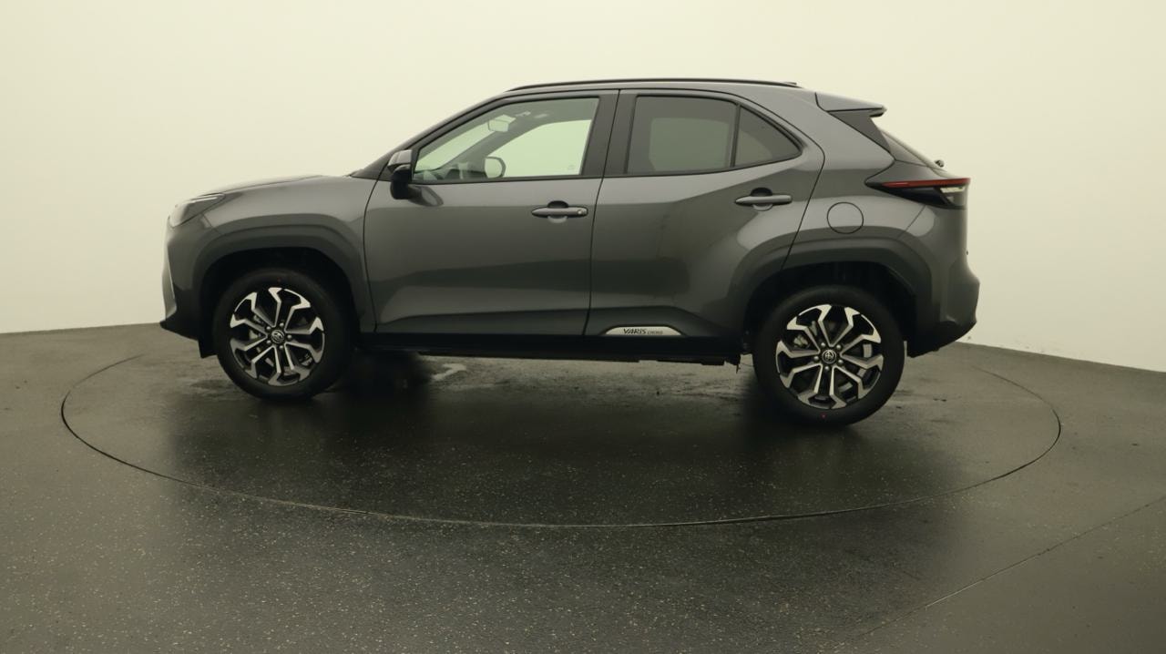 TOYOTA Yaris Cross 1.5 Sport e-CVT-showroom-element-1