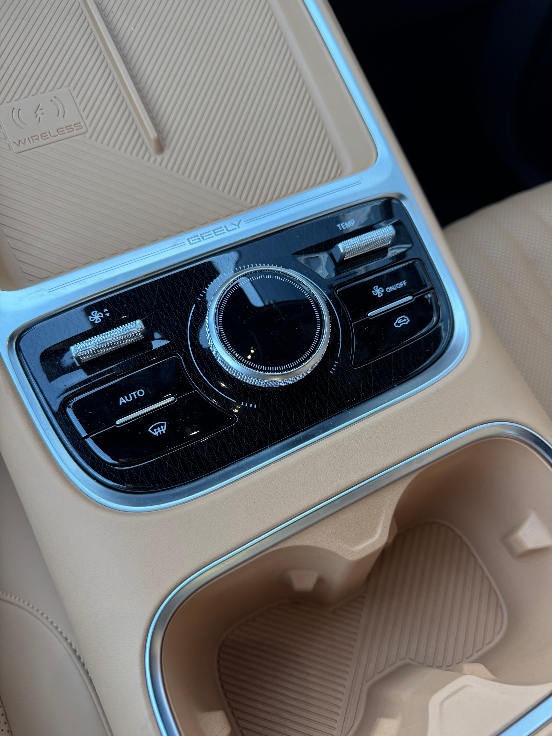 GEELY STARRAY EM-i Max+29.8 kWh glacier blue-image-22