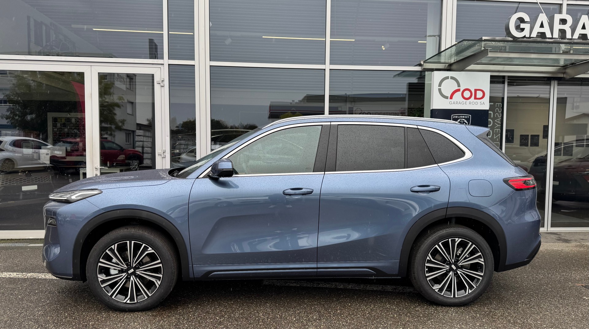 GEELY STARRAY EM-i Max+29.8 kWh glacier blue-image-3