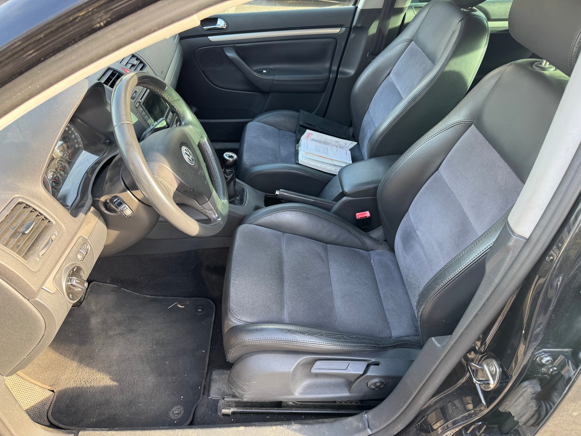 VW Golf 2.0 FSI Comfortline 4Motion-image-10