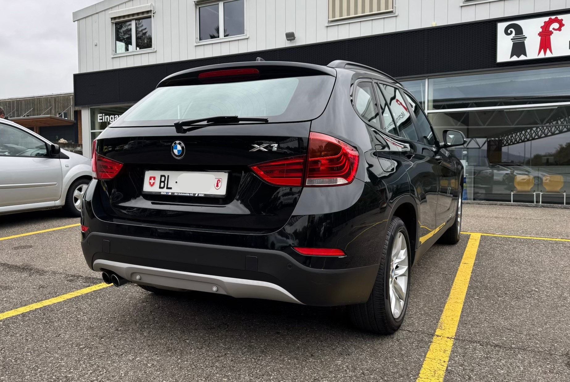 BMW 20i xDrive-image-2