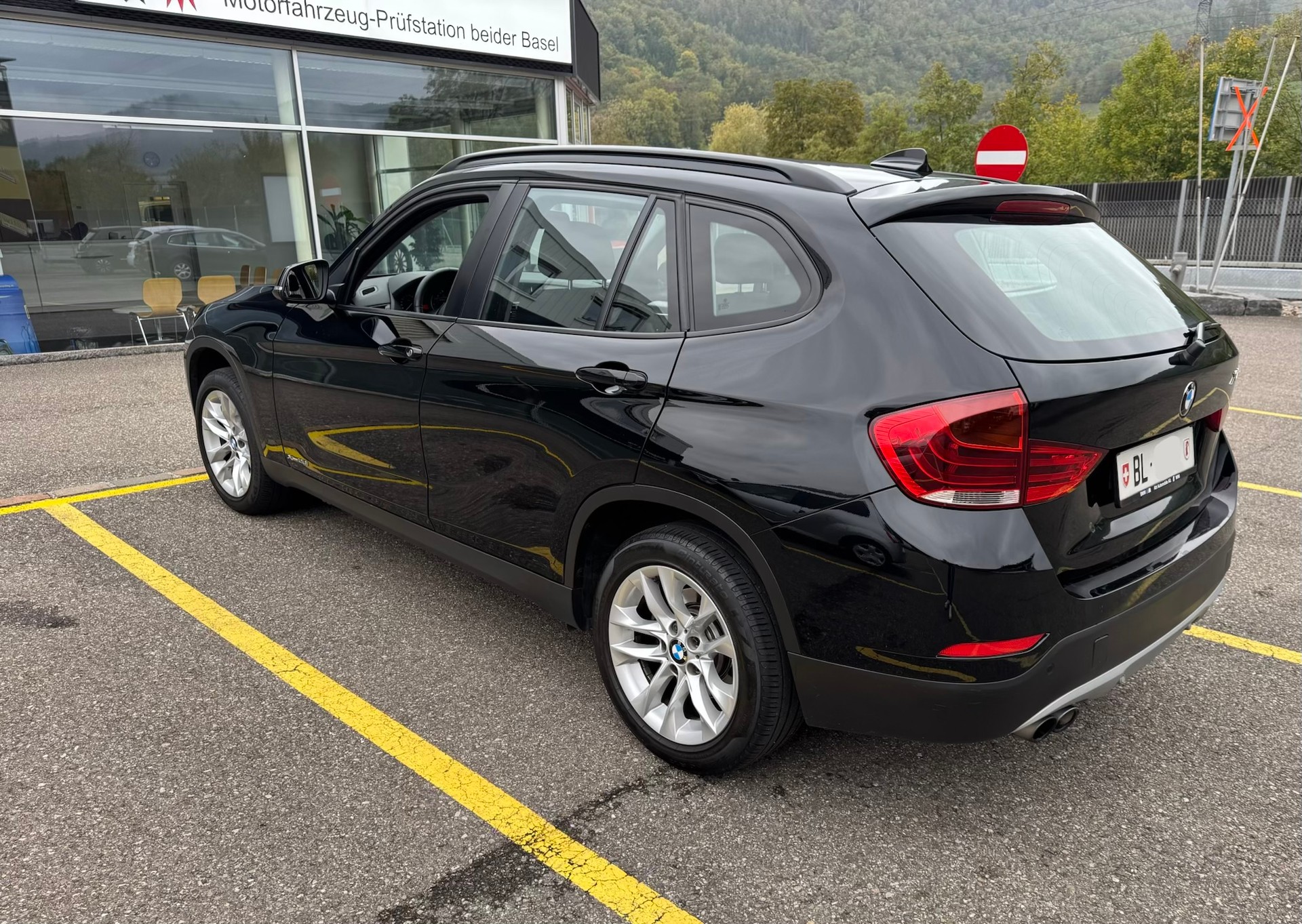 BMW 20i xDrive-image-3